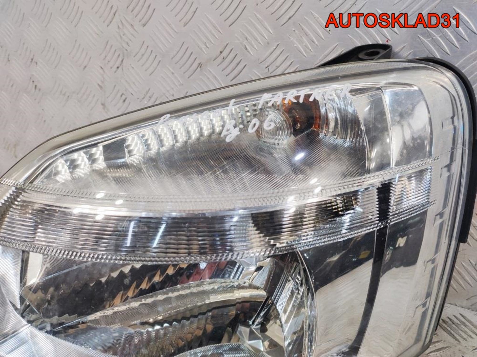 Фара левая Peugeot Partner M59 9644150980, 8100 рублей, Дубовое