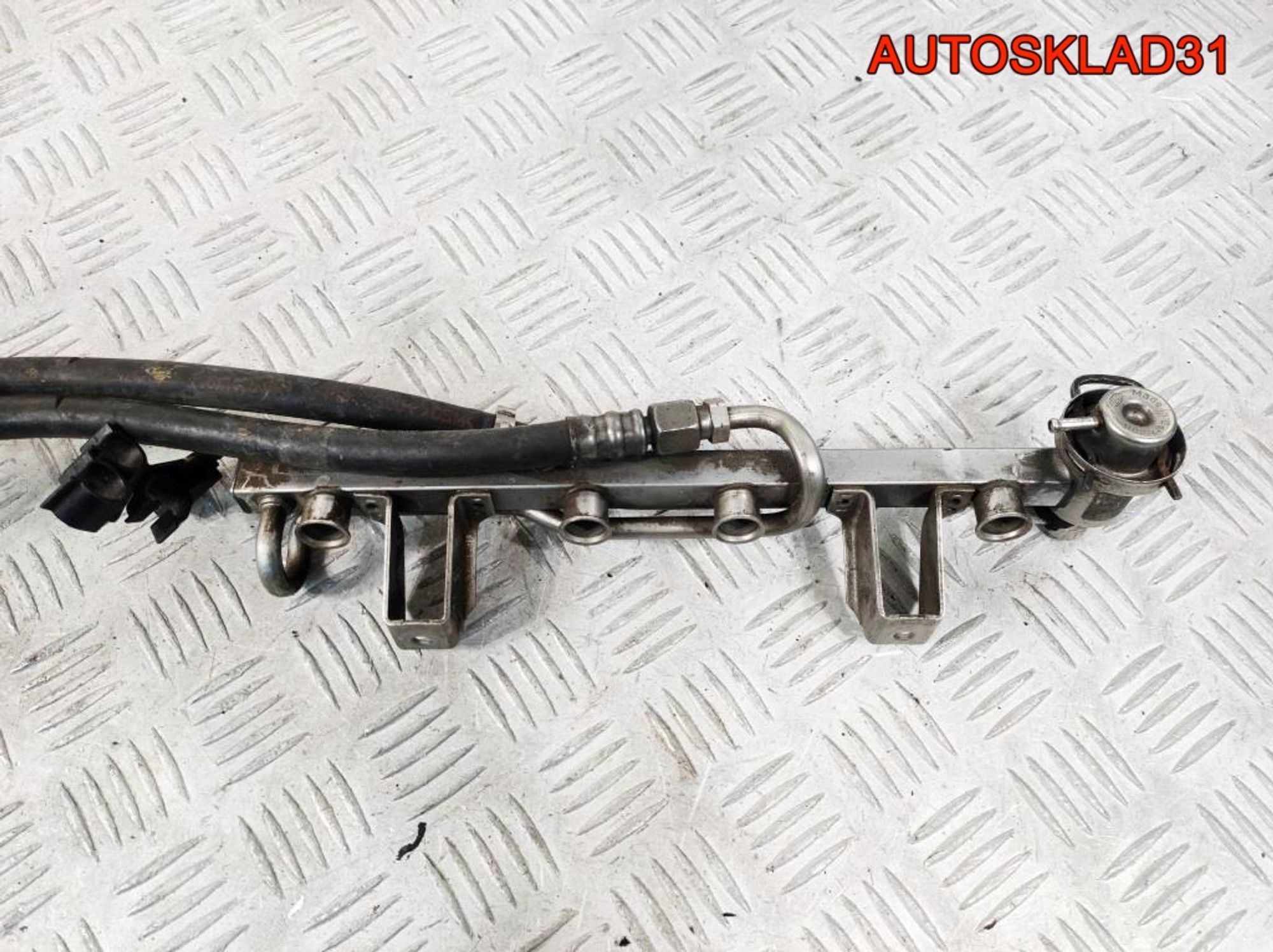 Рейка топливная VW Passat B5 2.0 AZM 06B133313M, 900 рублей, Дубовое