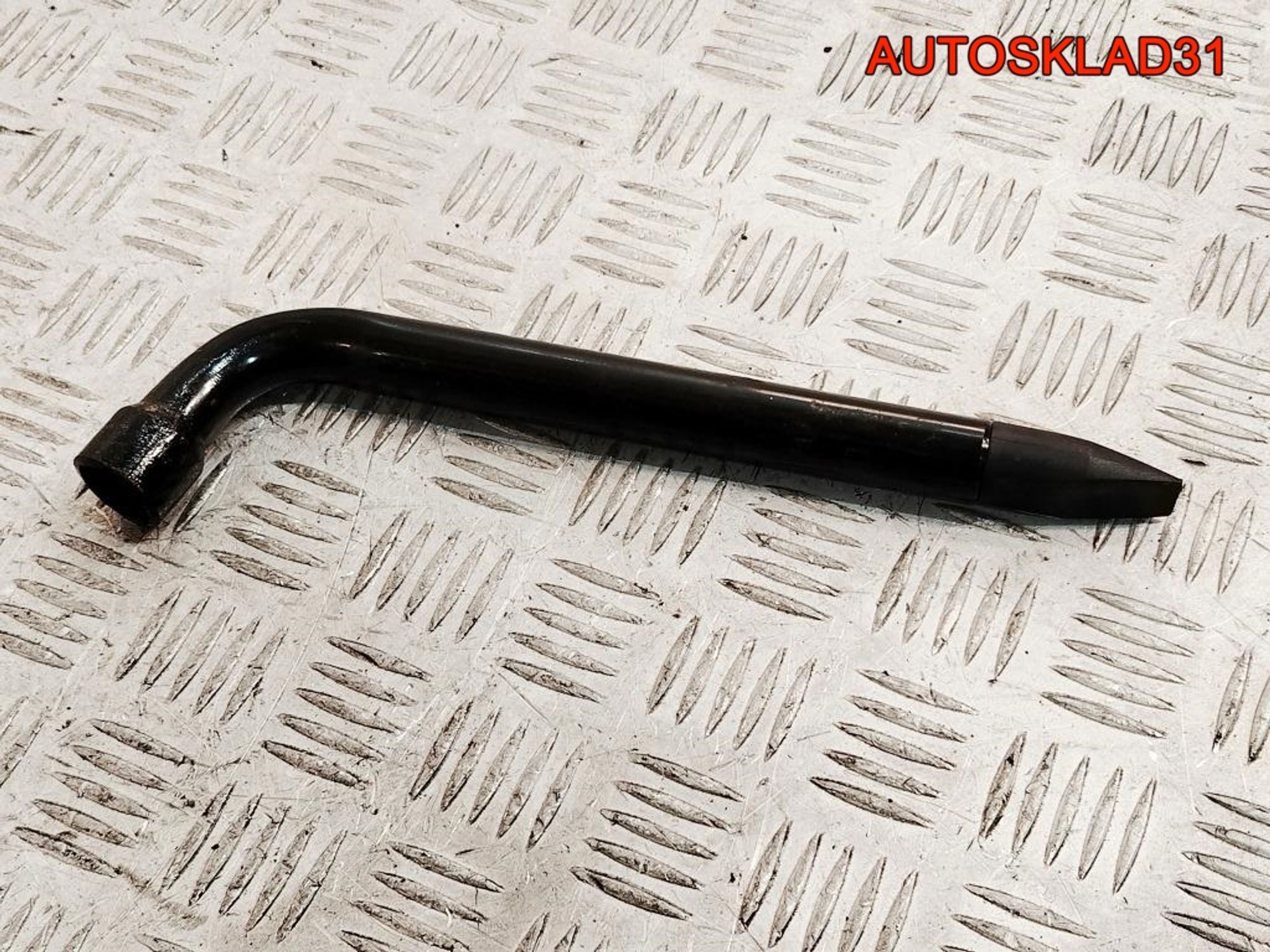 Ключ баллонный Ford Focus 1 93BB17032AB, 1000 рублей, Дубовое