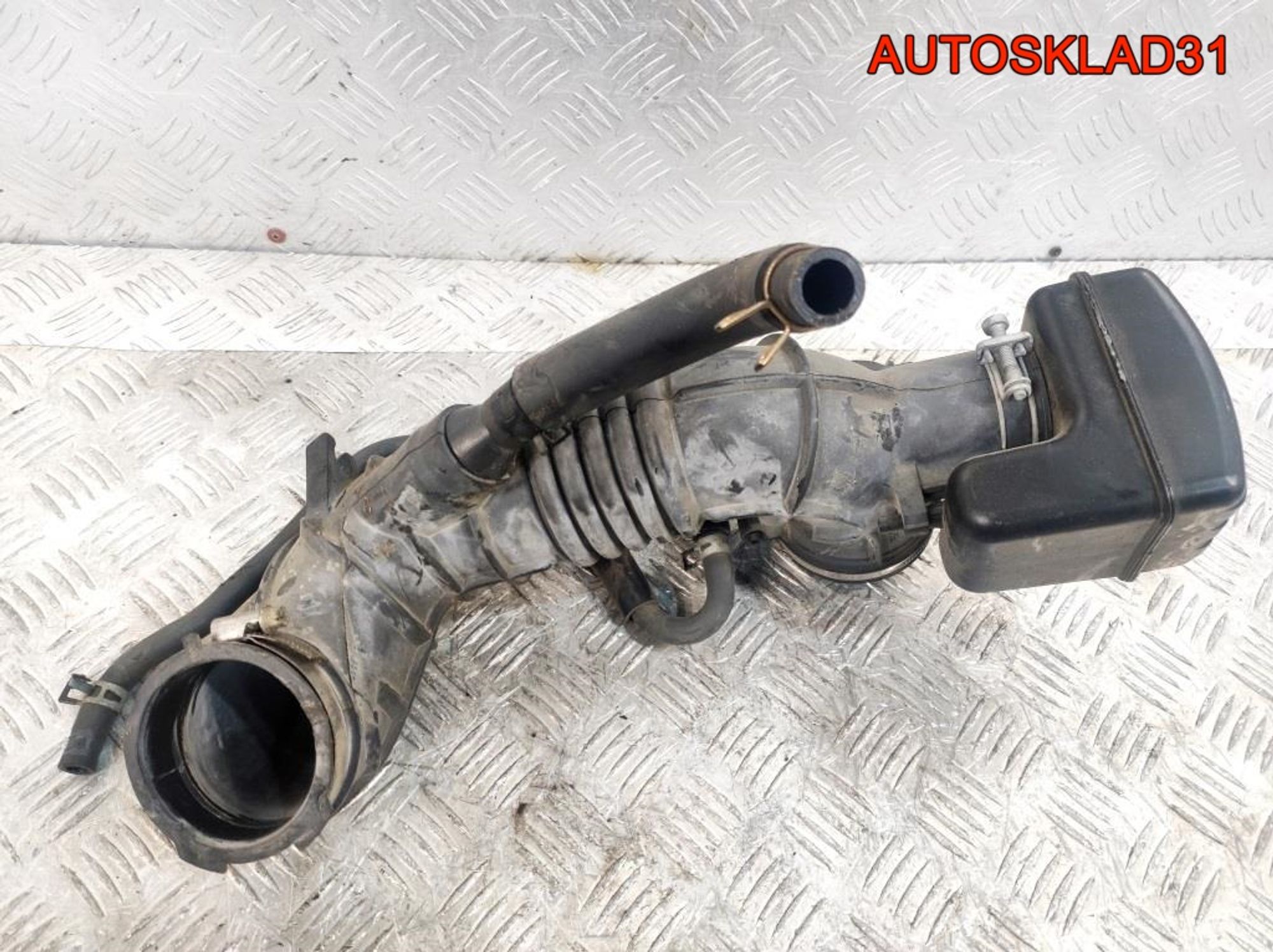 Патрубок воздушного фильтра Toyota Avensis 2 178810H040, 1200 рублей, Дубовое