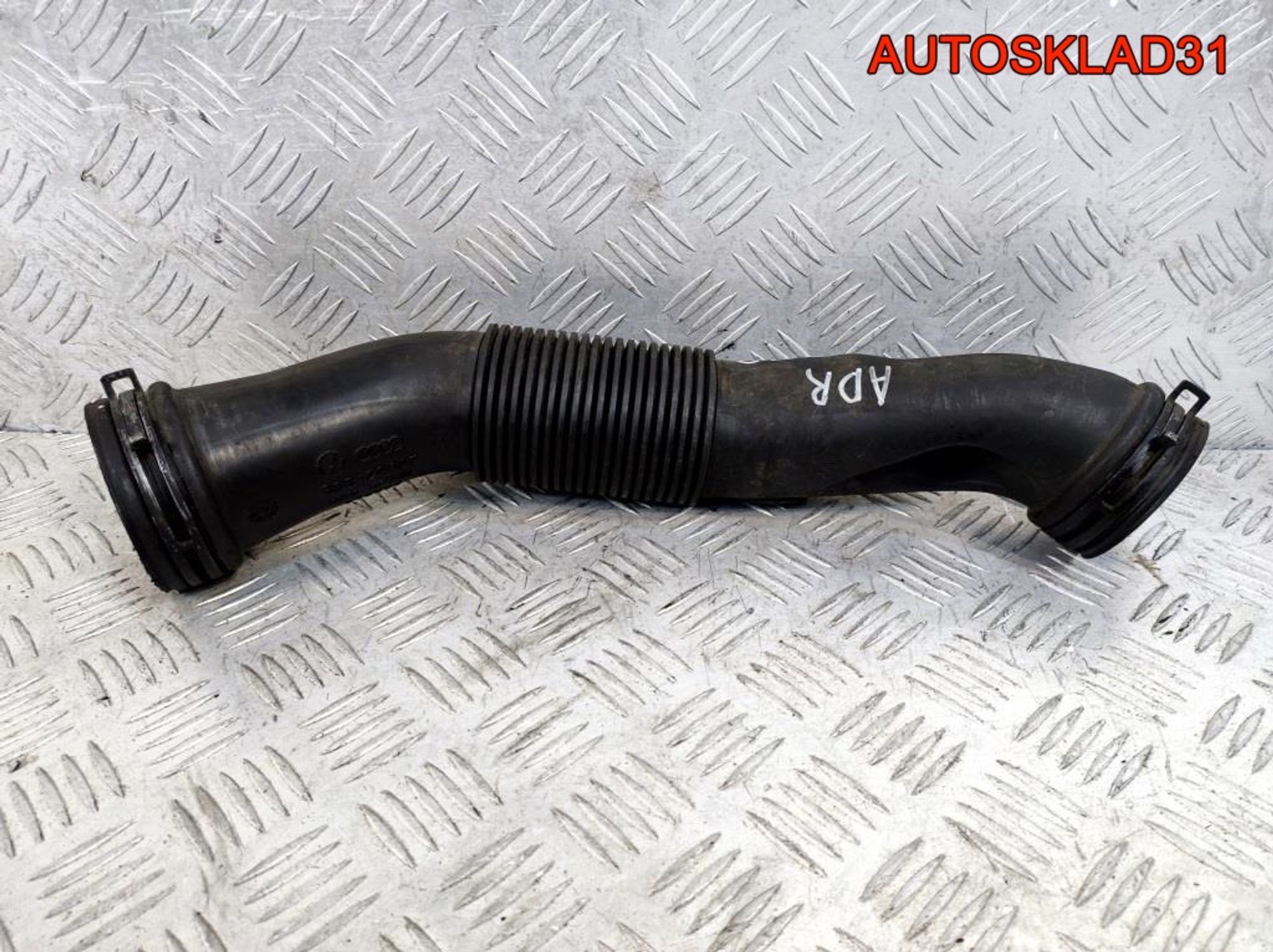 Патрубок воздушного фильтра Audi A6 C5 06B129627A, 1300 рублей, Дубовое