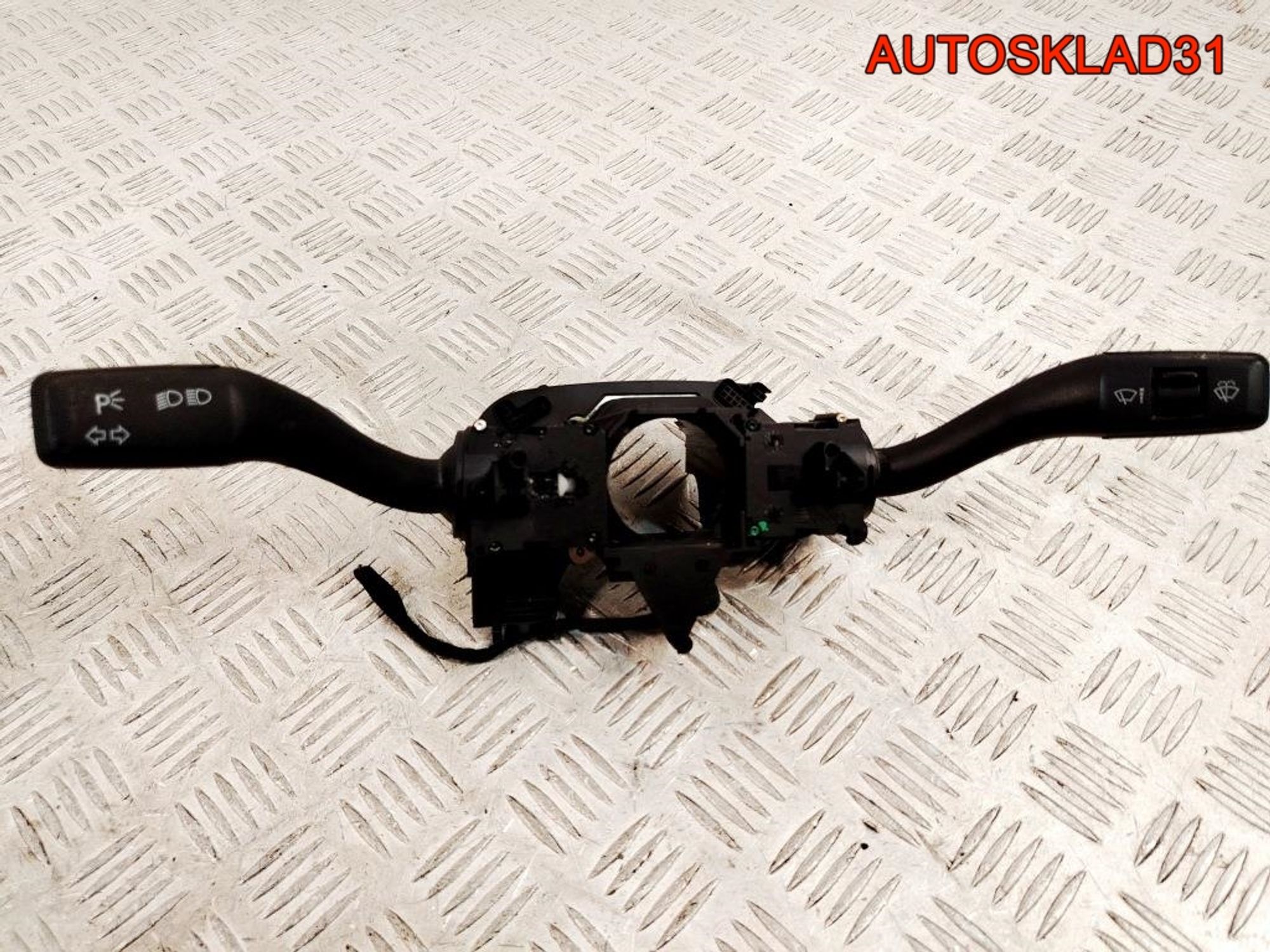 Переключатель подрулевой Audi A4 B6 8E0953549F, 3000 рублей, Дубовое