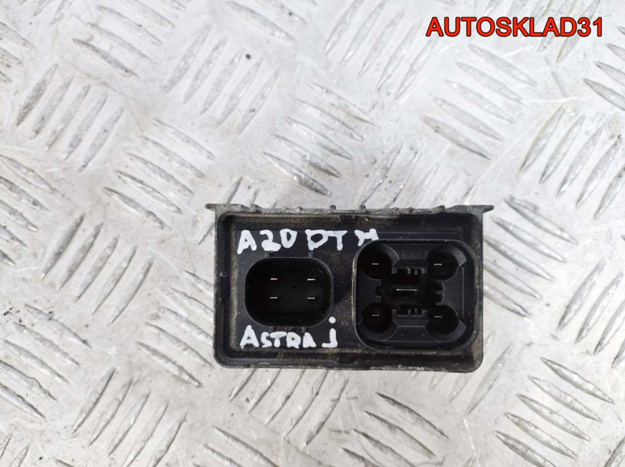 Реле свечей накала Opel Astra J A20DTH 55574293, 1300 рублей, Дубовое