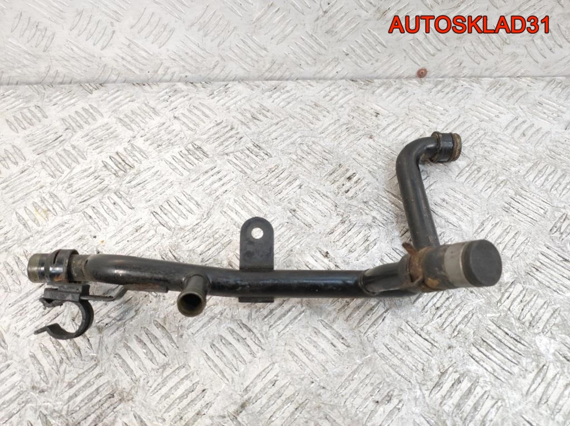 Трубка охлаждающей жидкости VW Passat B5 06B121065L, 1000 рублей, Дубовое