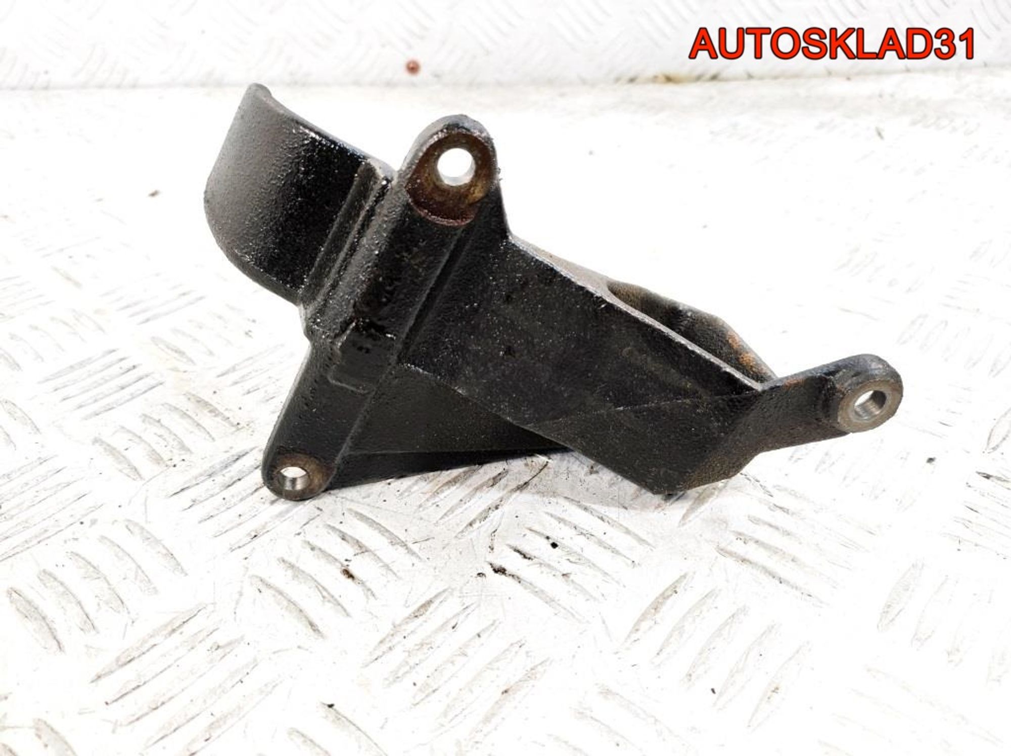 Кронштейн промвала VW Golf 5 2.0 BKD Дизель 1K0407104E, 800 рублей, Дубовое