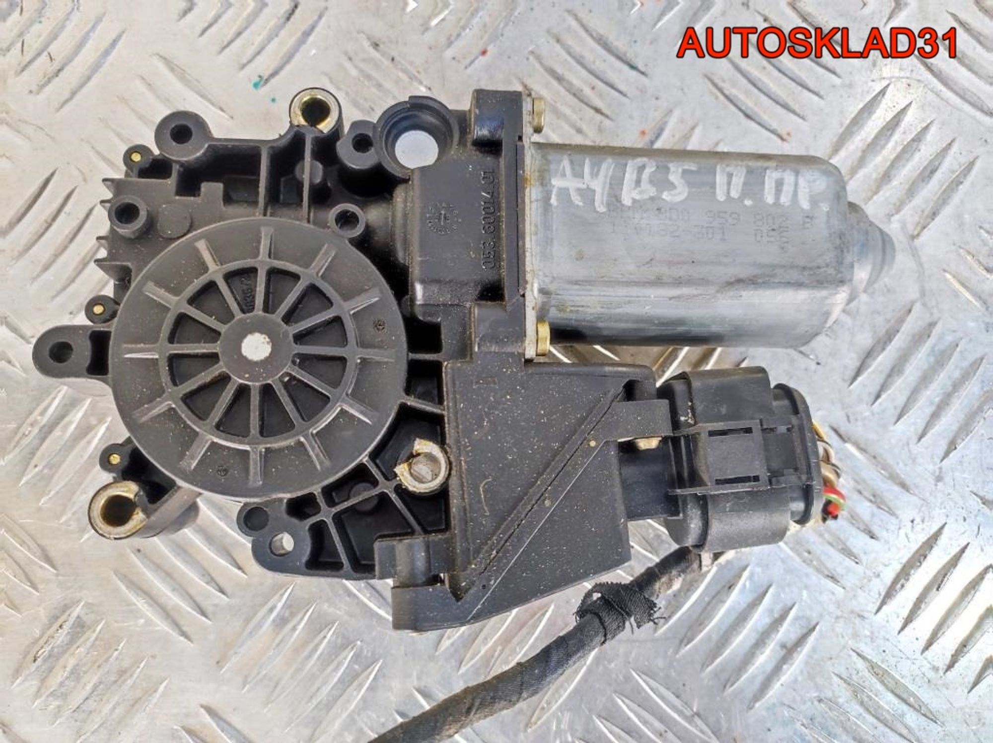 Моторчик стеклоподъёмника Audi A4 Б5 8D0959802B, 800 рублей, Дубовое