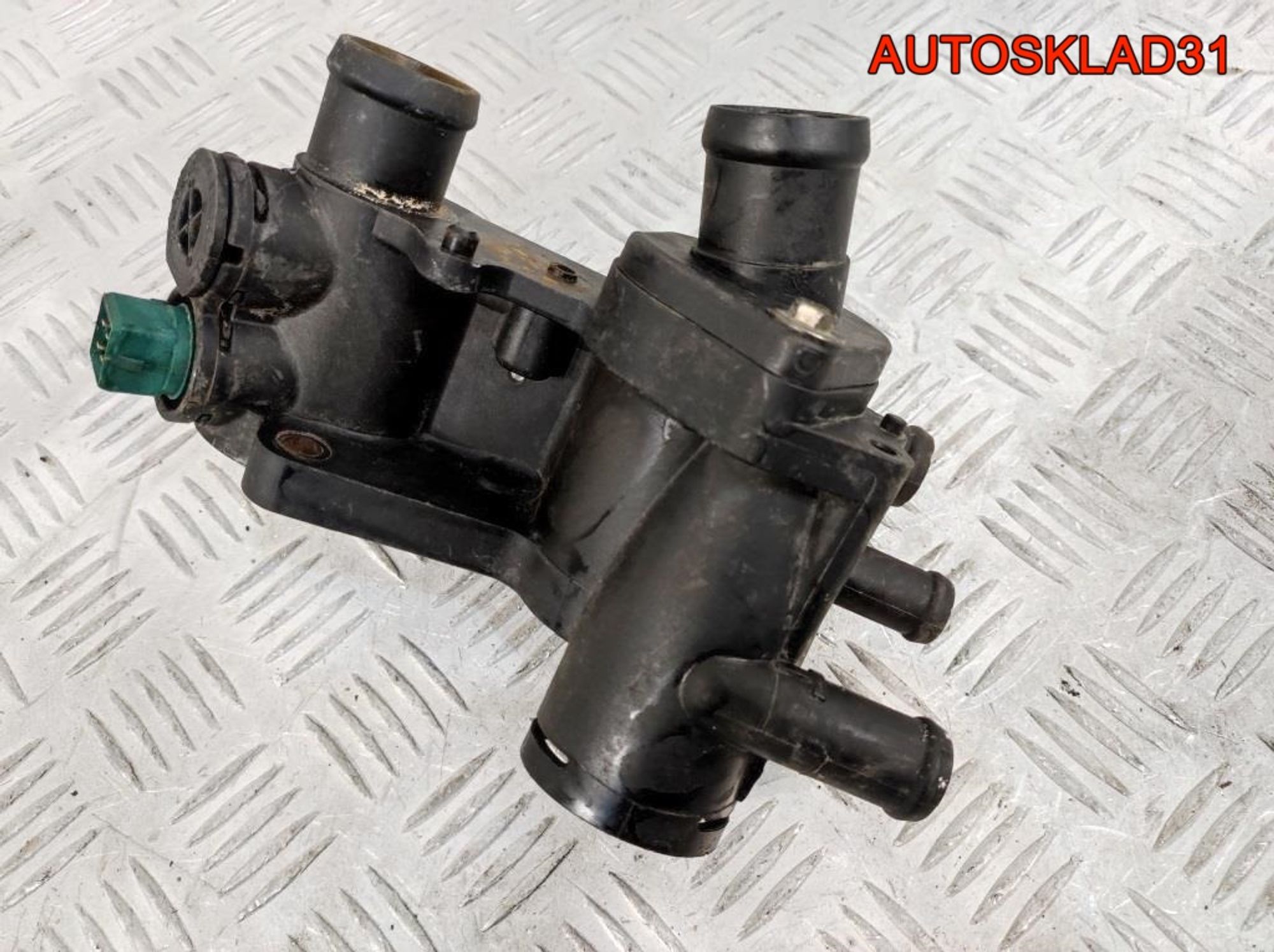 Корпус термостата Skoda Fabia 1,4 Бензин 032121111AF, 900 рублей, Дубовое