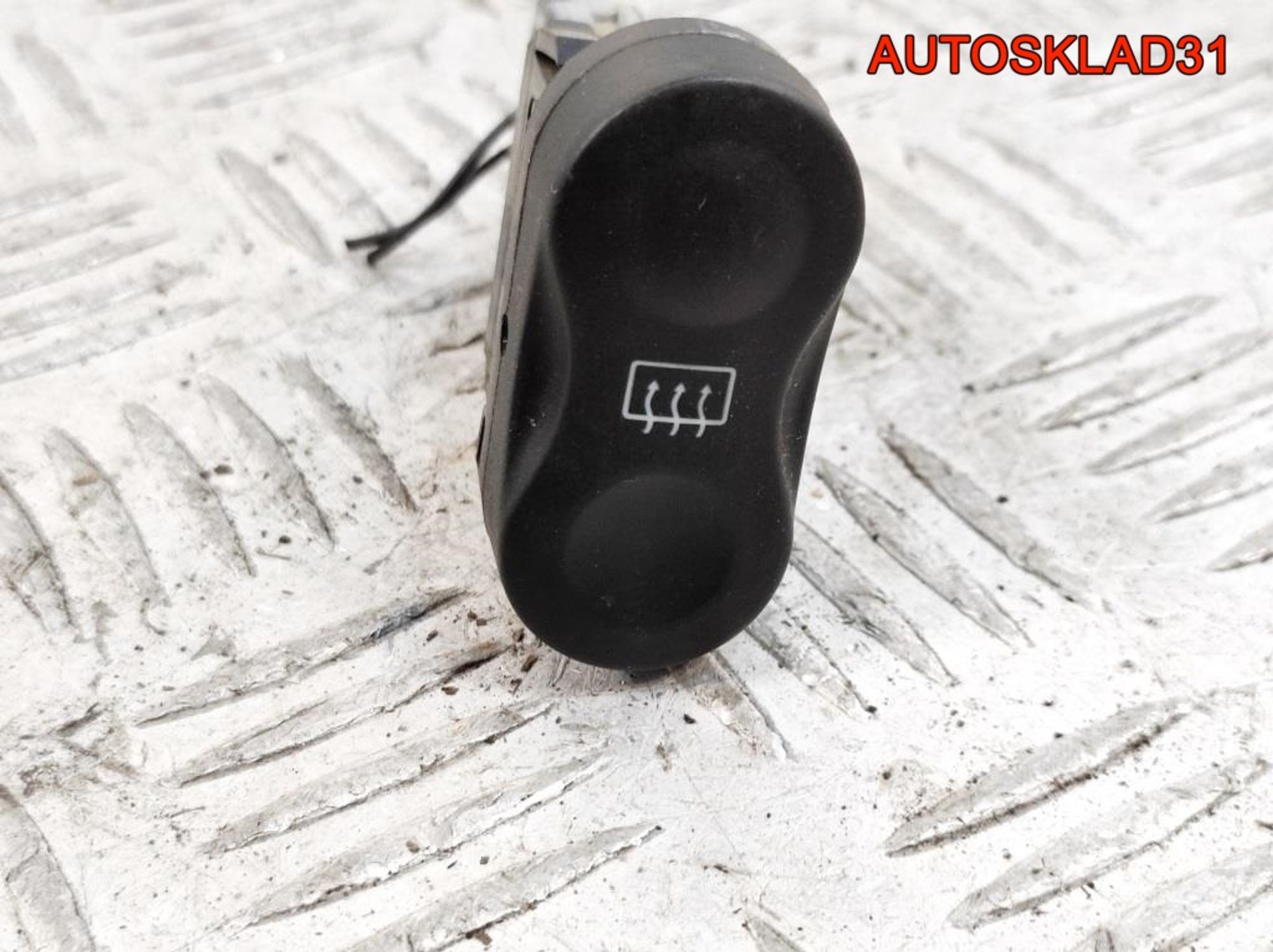 Кнопка обогрева стекла Renault Sandero 8200710682, 600 рублей, Дубовое
