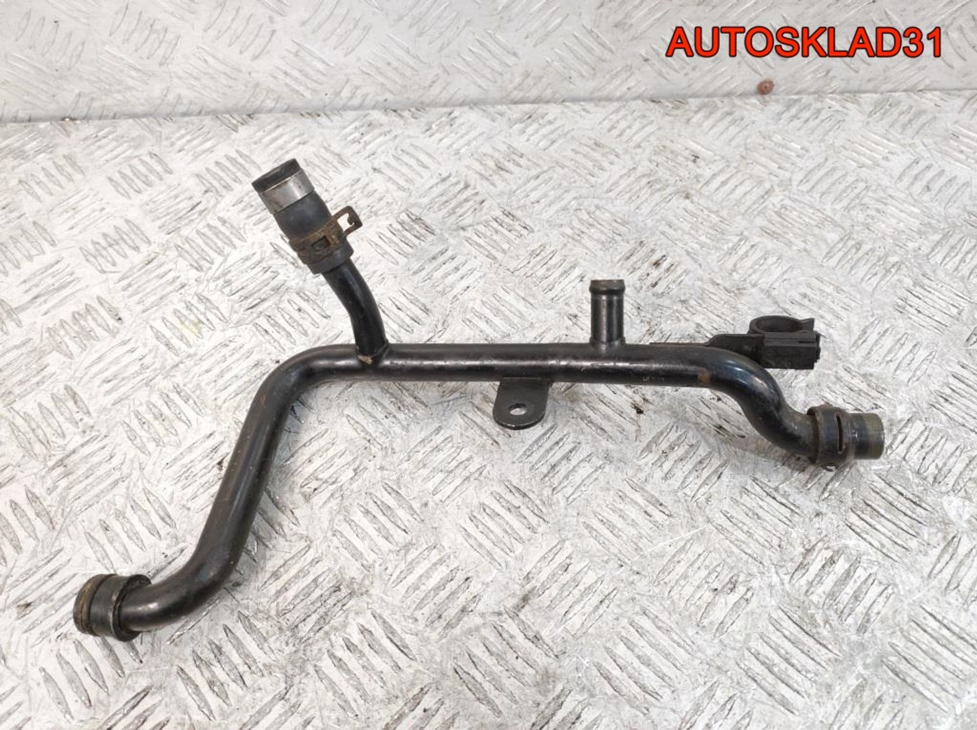 Трубка охлаждающей жидкости VW Passat B5 06B121065L, 1000 рублей, Дубовое