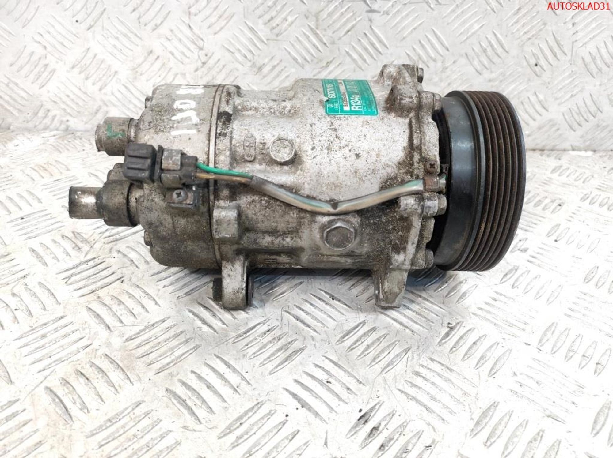 Компрессор кондиционера VW Golf 4 1J0820803A, 5900 рублей, Дубовое