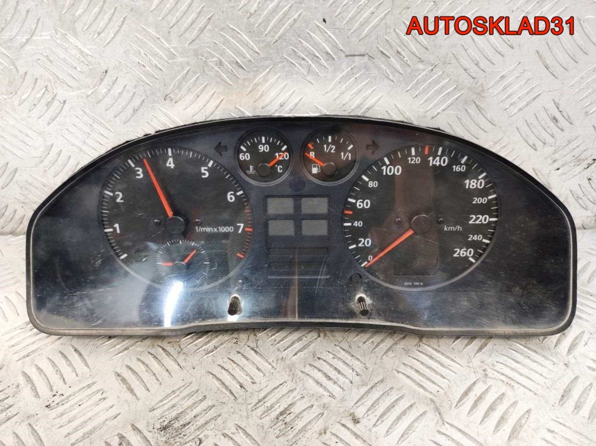 Панель приборов Audi A4 B5 8D0919033C Бензин, 12000 рублей, Дубовое