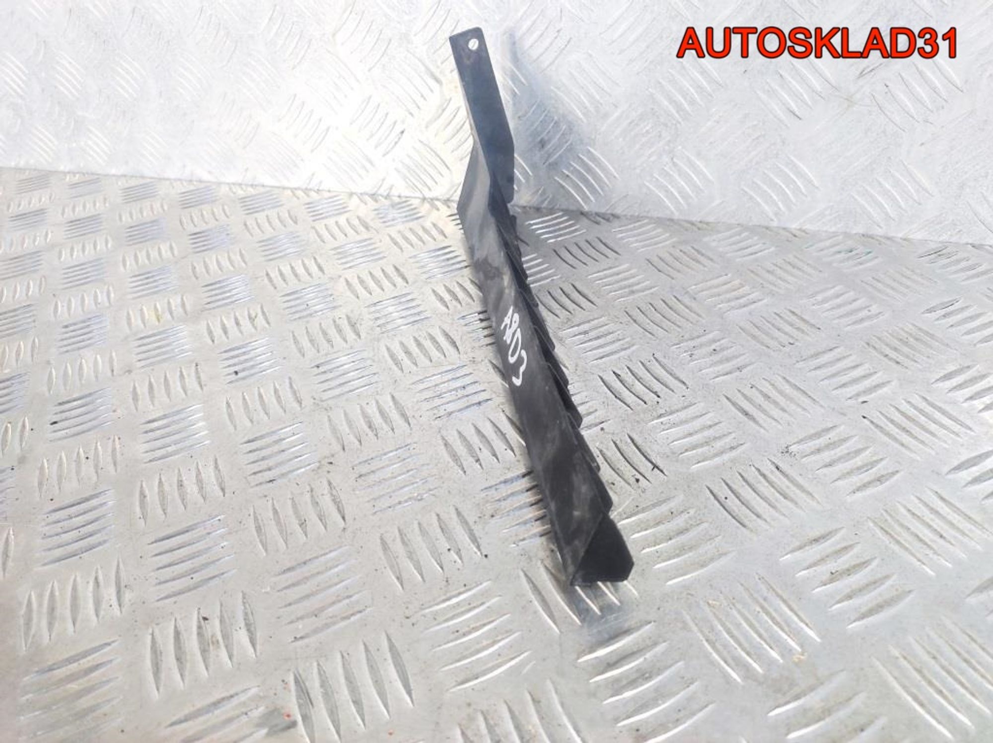 Направляющая заднего бампера левая Audi A8 D3, 500 рублей, Дубовое