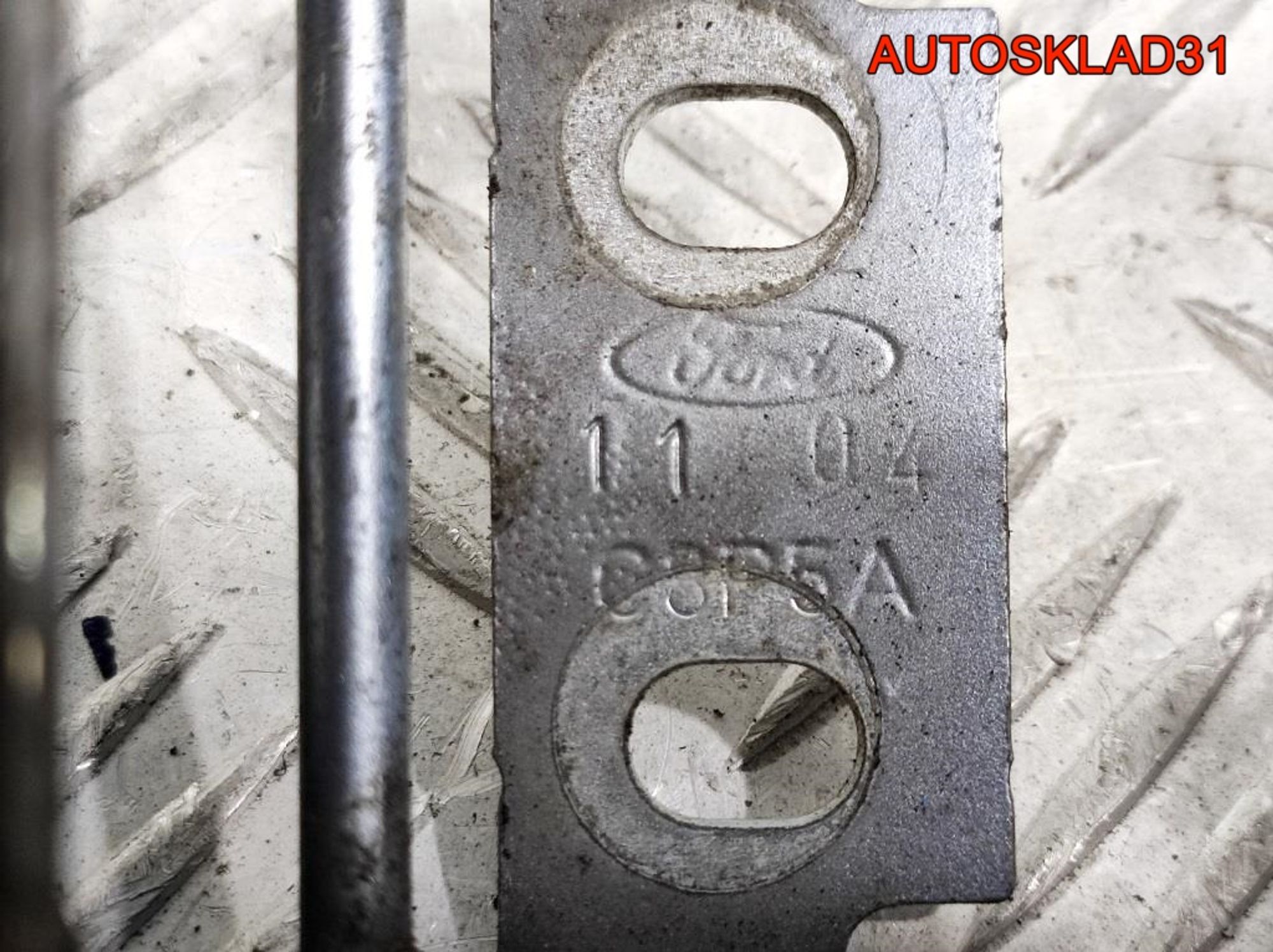 Петля двери багажника комплект Ford Fusion 1527348, 900 рублей, Дубовое