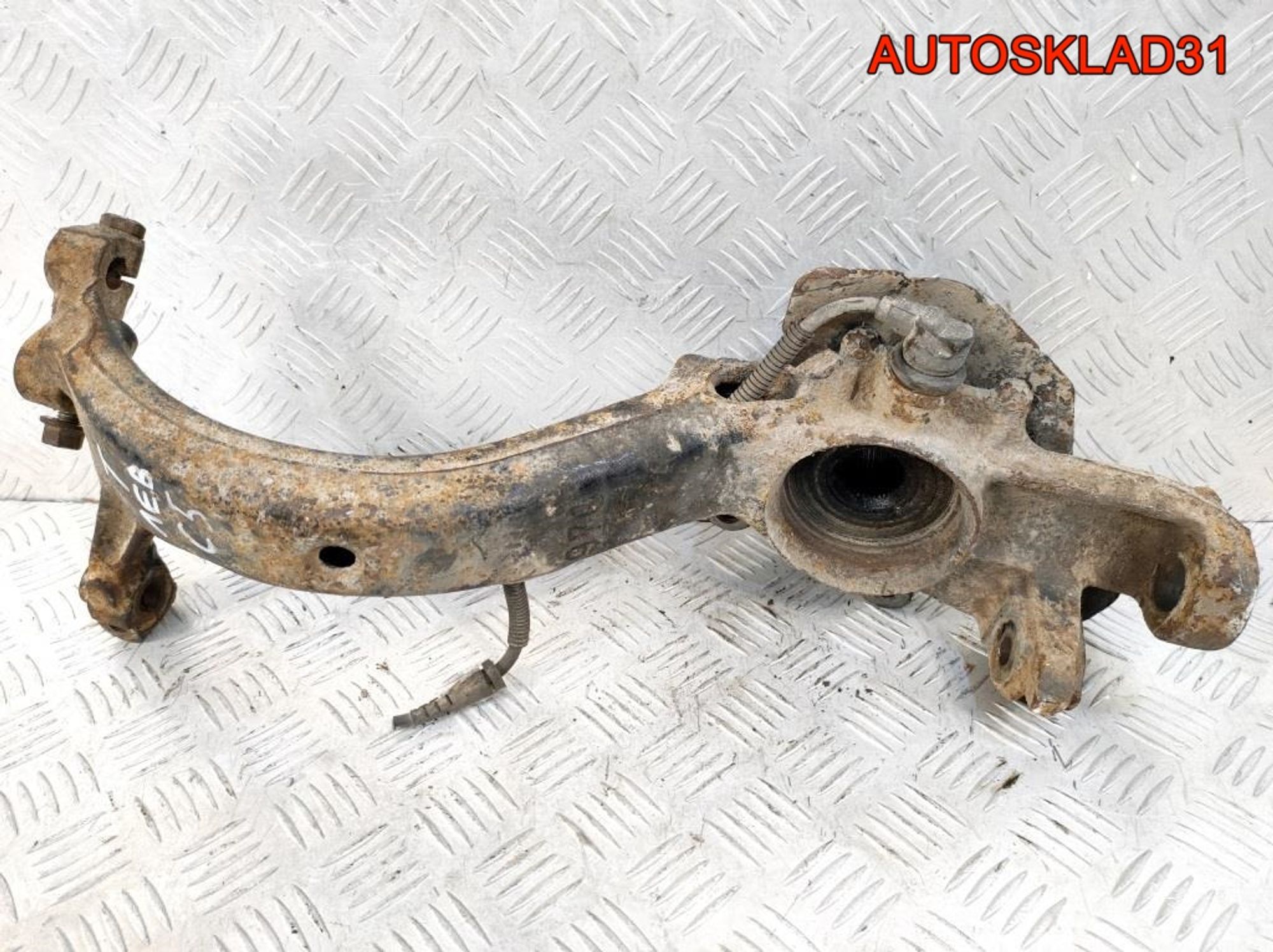 Кулак передний левый VW Passat B5 8D0407257T, 1200 рублей, Дубовое