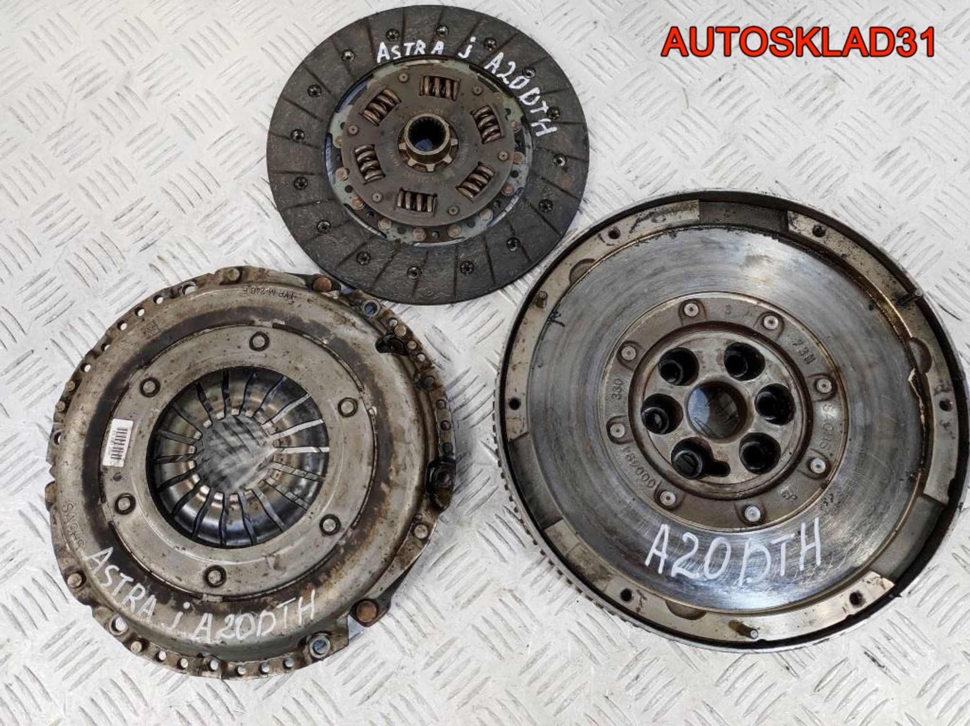 Маховик со сцеплением Opel Astra J A20DTH 55570198, 6300 рублей, Дубовое