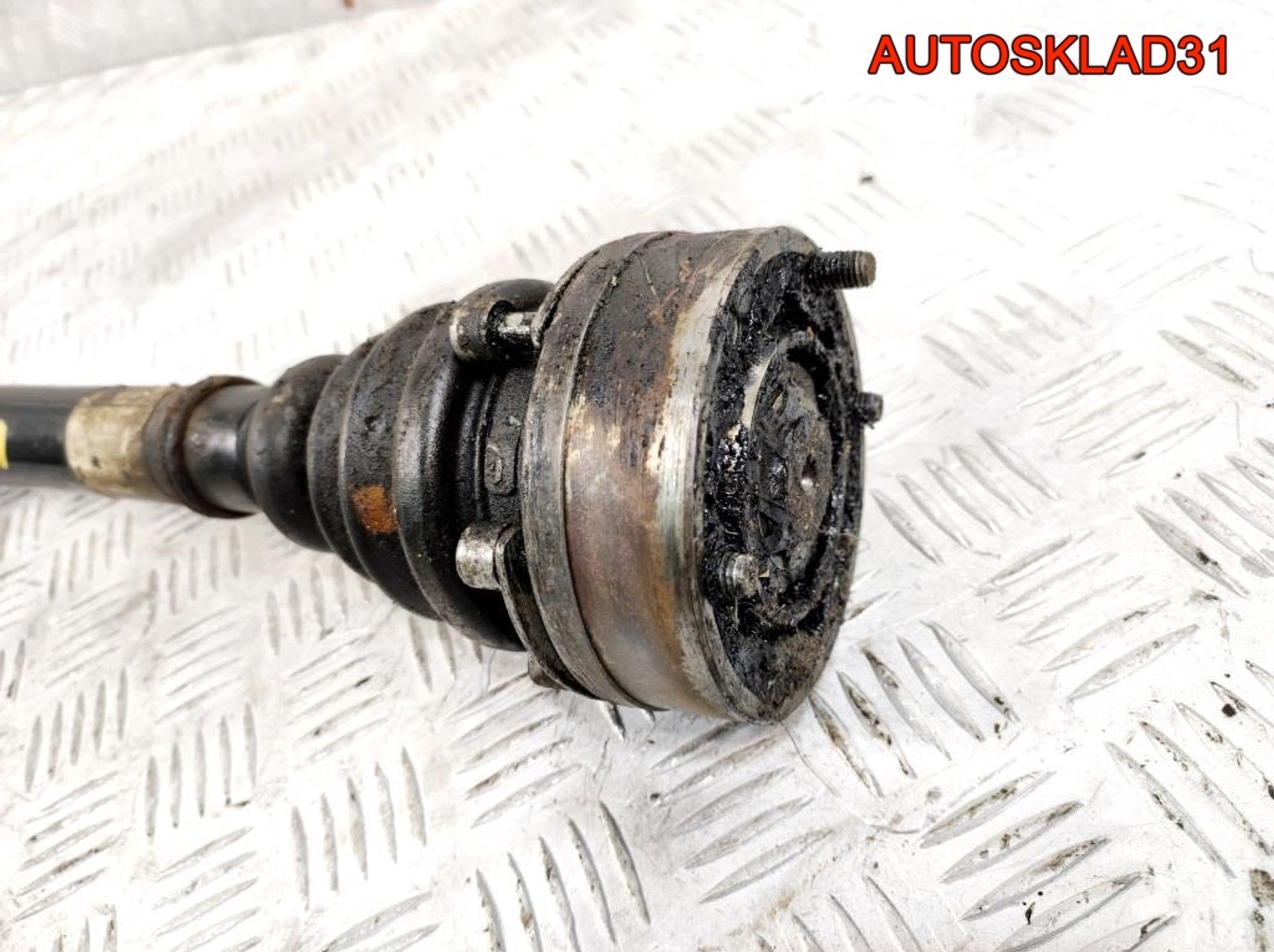 Полуось передняя левая Audi 100 C4 811407331L, 2300 рублей, Дубовое