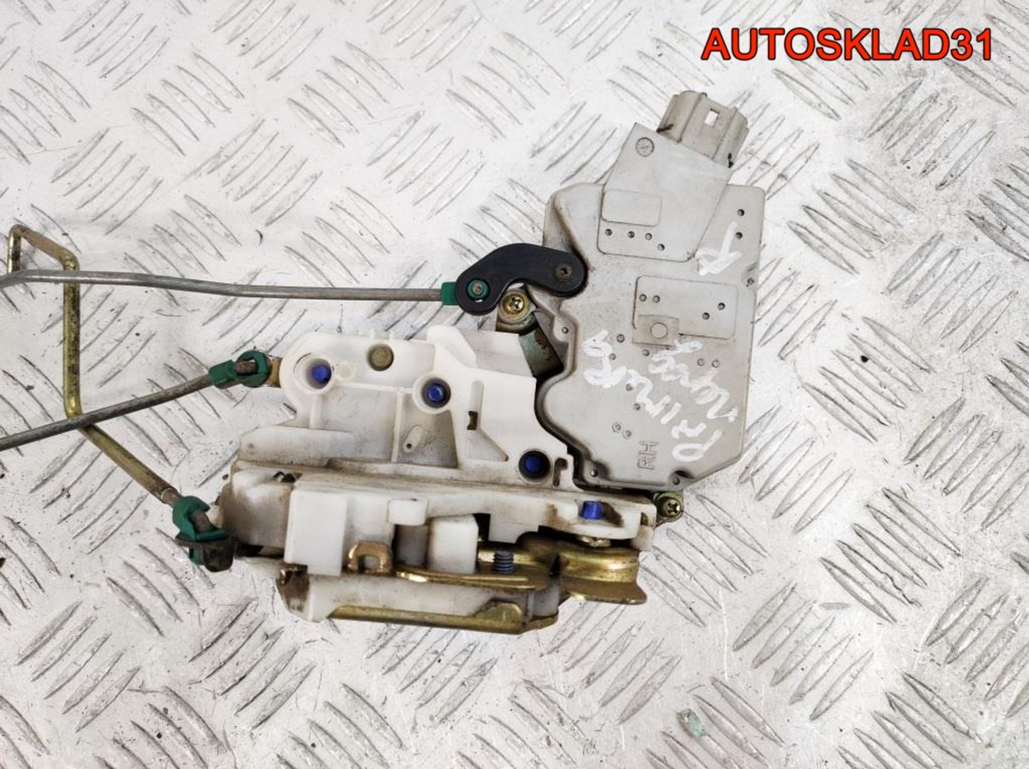 Замок двери передней правой Nissan Primera P11 805022F915, 1500 рублей, Дубовое