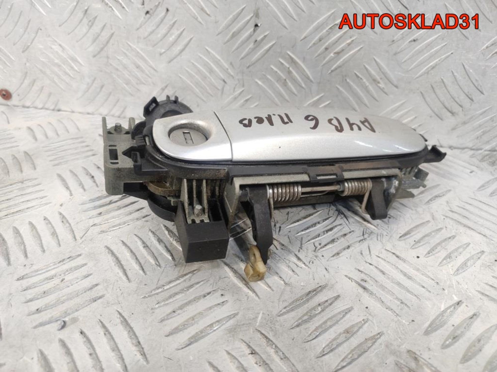 Ручка двери передняя левая Audi A4 B6 8E1837207, 2500 рублей, Дубовое