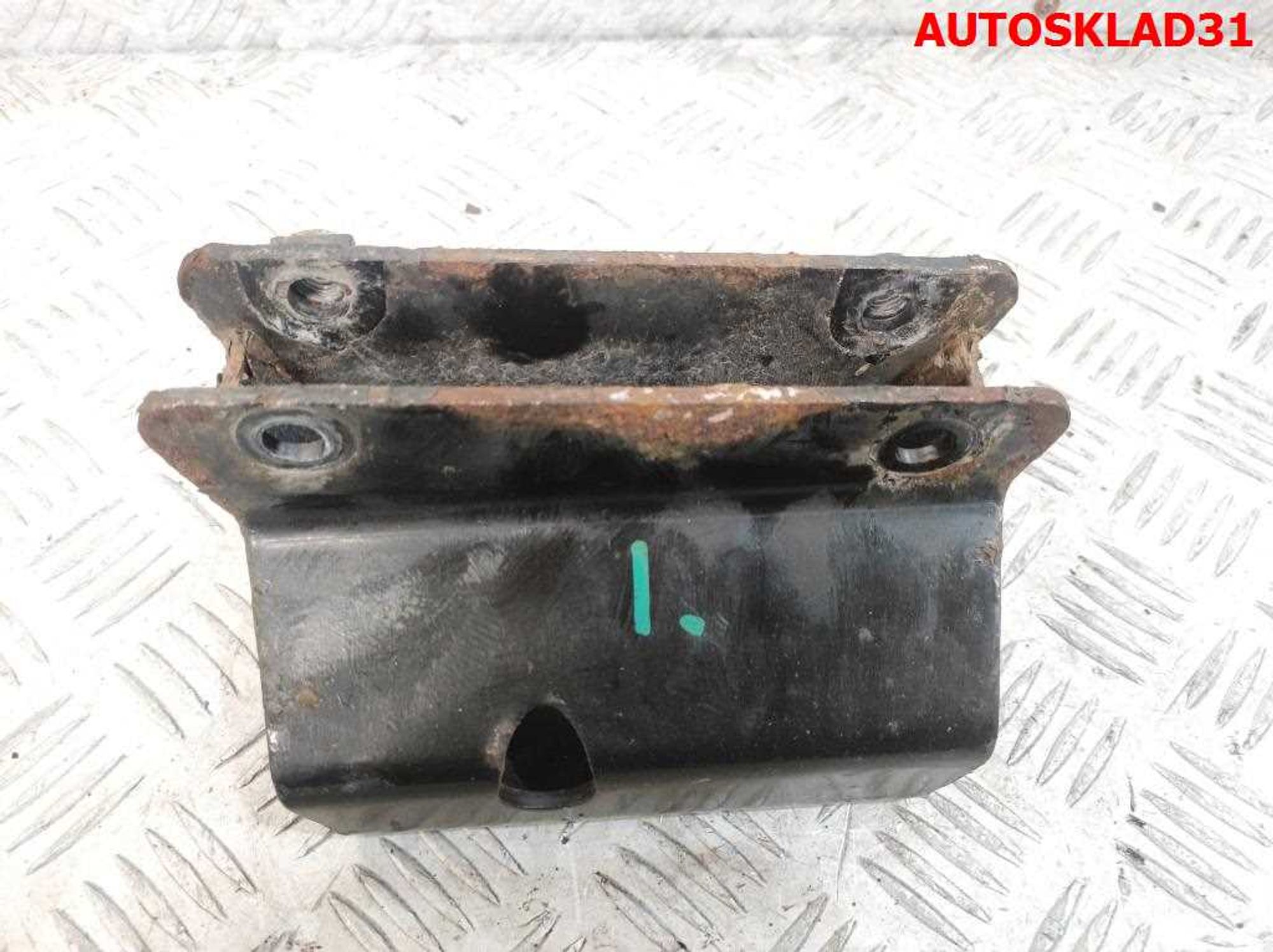 Кронштейн крепления МКПП VW Golf 4 1,6 BAD 1J0199111J, 600 рублей, Дубовое