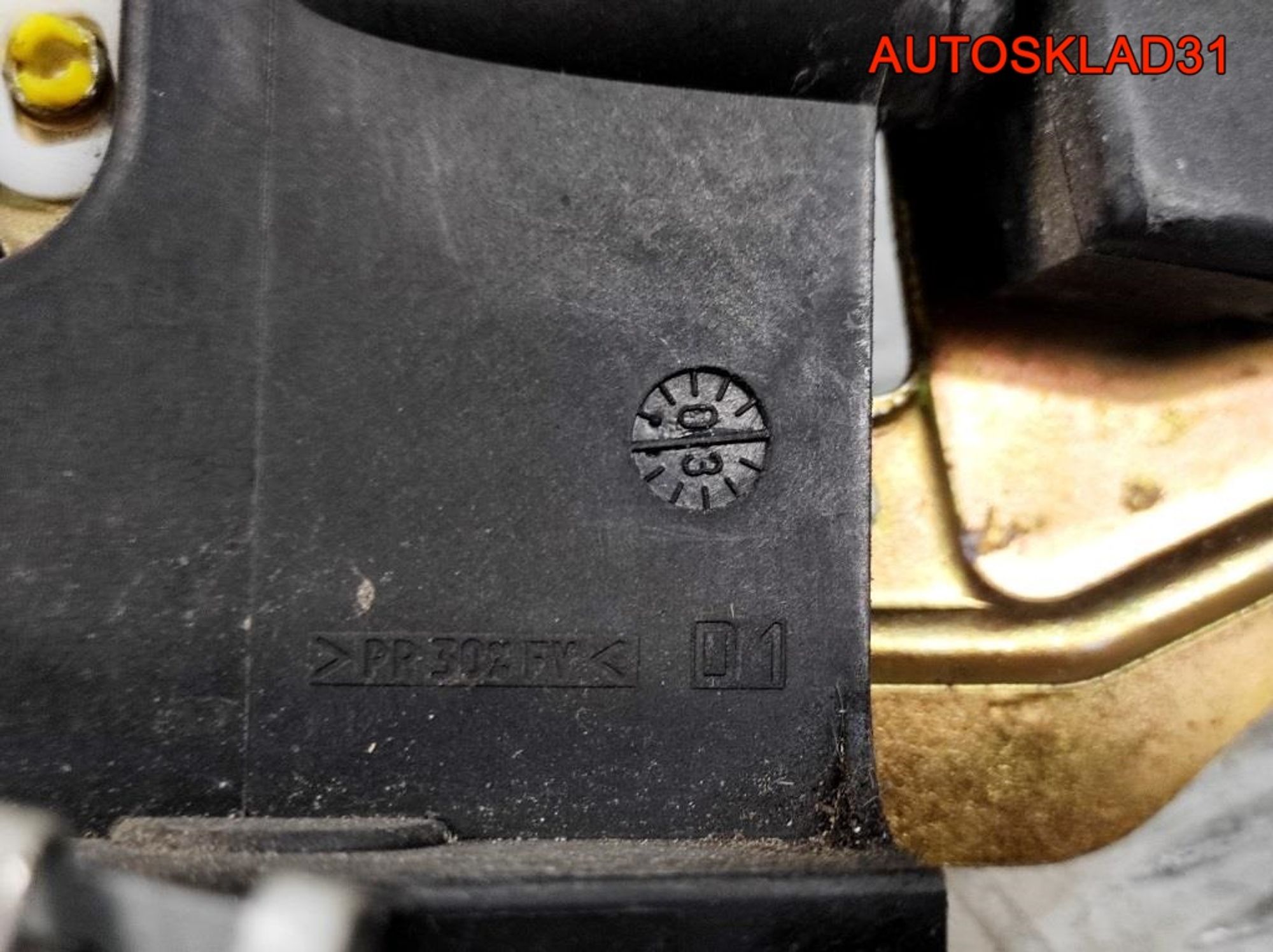 Замок двери передней правой Mitsubishi Carisma DA, 1400 рублей, Дубовое