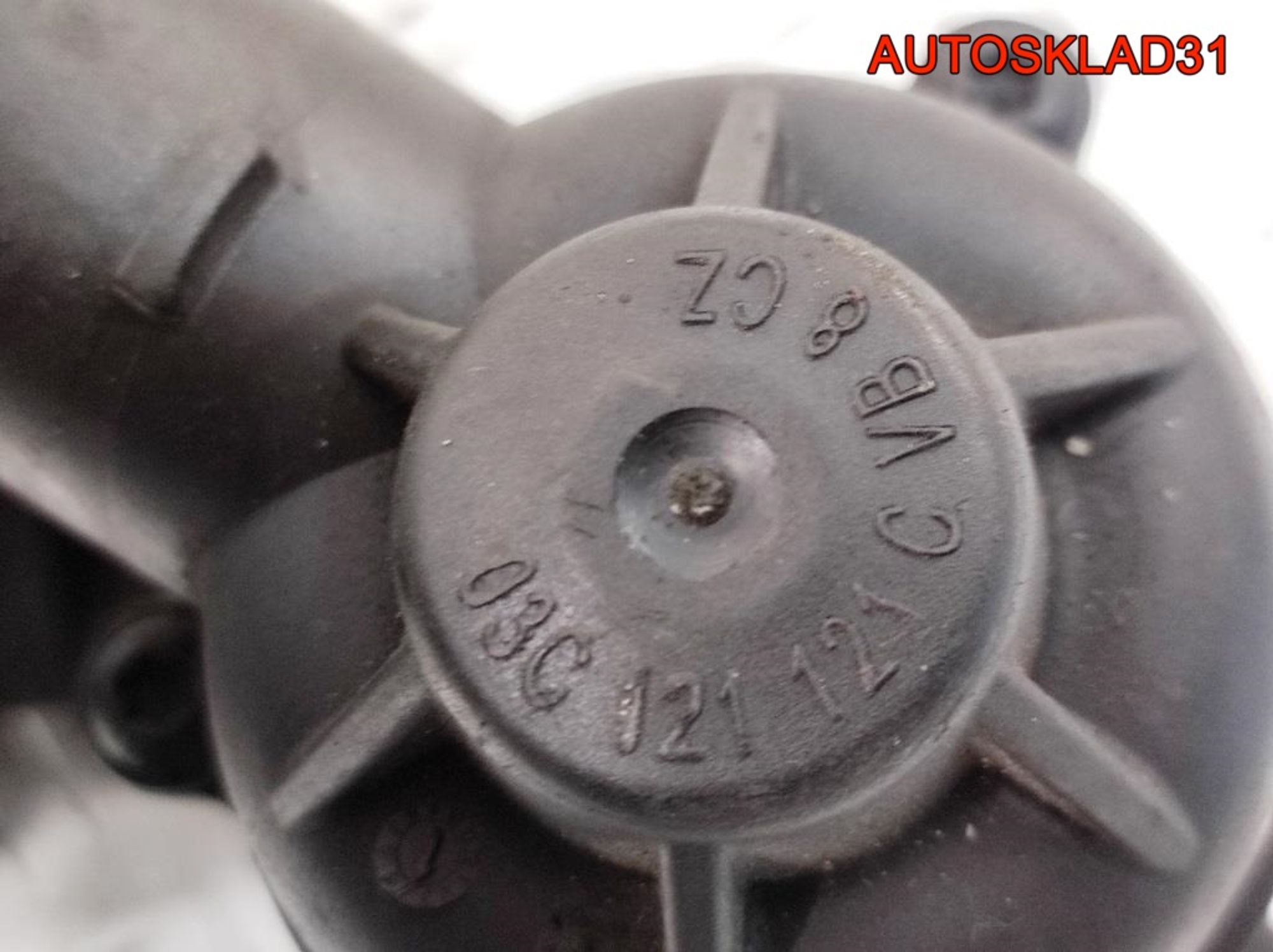 Корпус термостата VW Golf 5 1,6 BLP 03C121111H, 900 рублей, Дубовое
