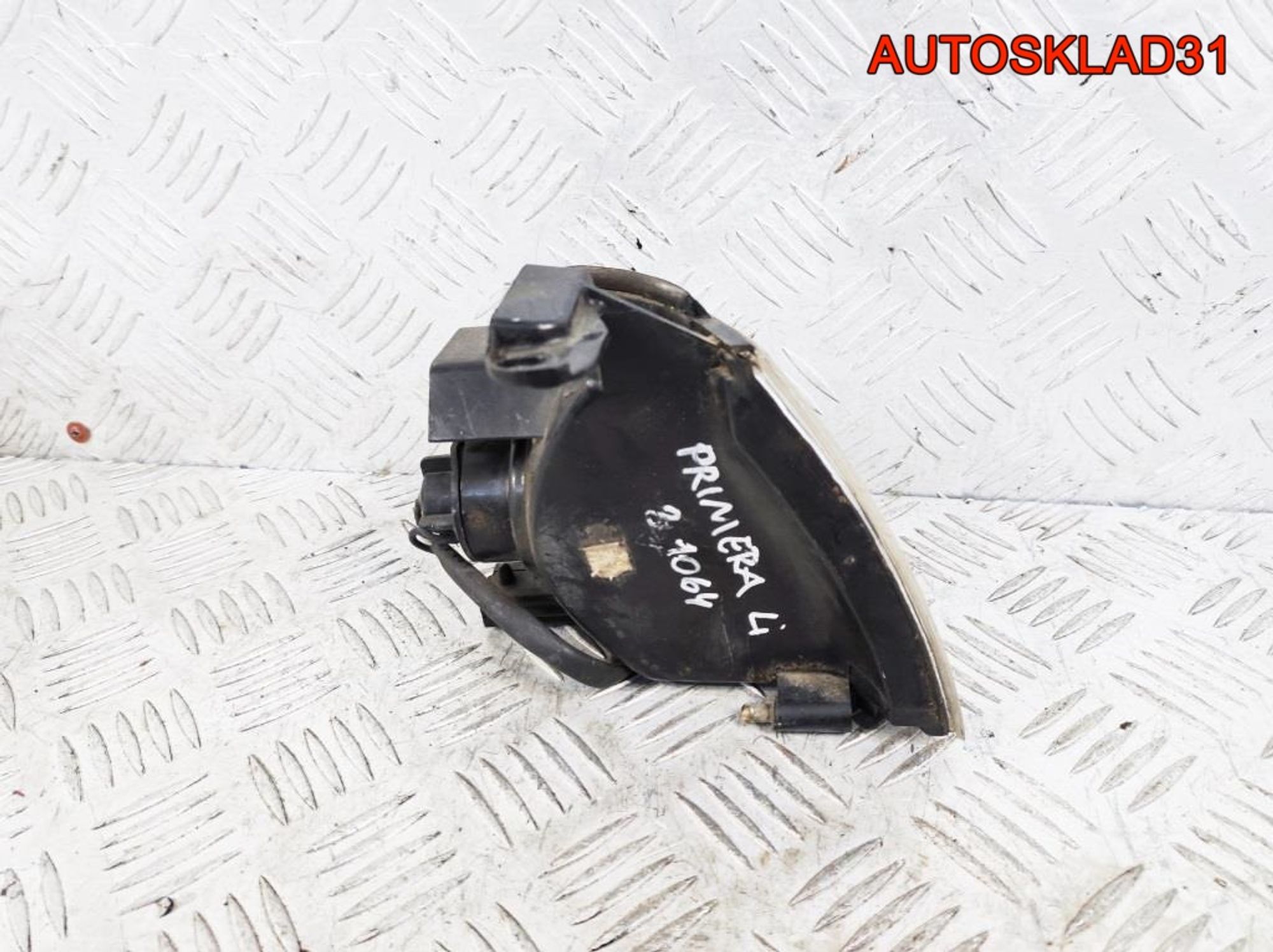 Указатель пoворoта левый белый Nissan Primera P10E, 900 рублей, Дубовое