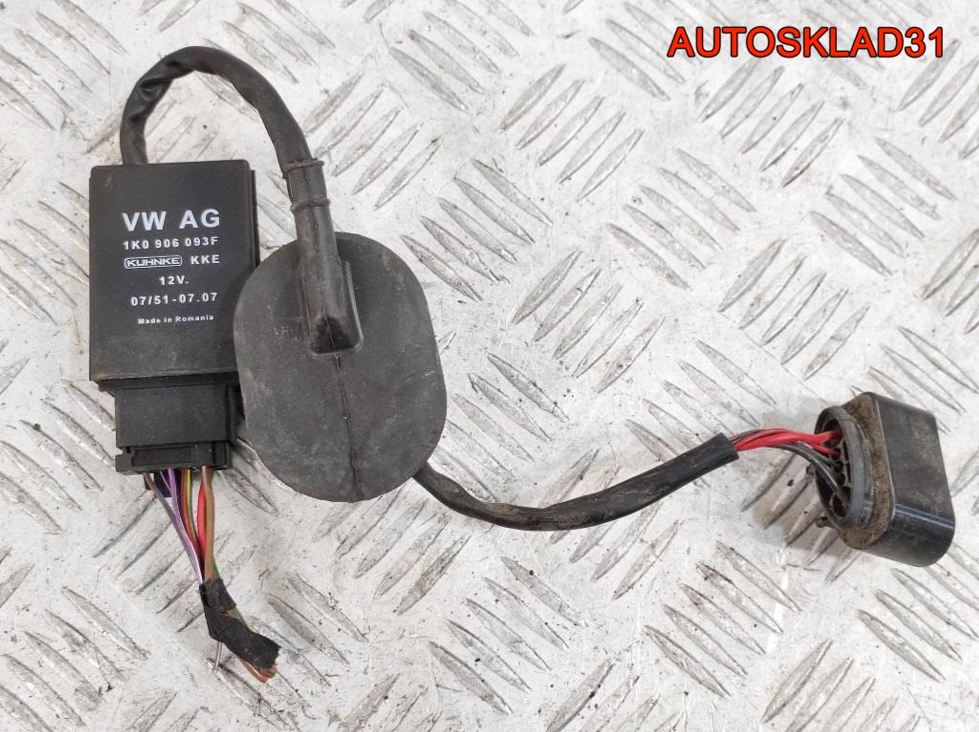 Реле электробензонасоса VW Golf 6 1K0906093F, 4500 рублей, Дубовое