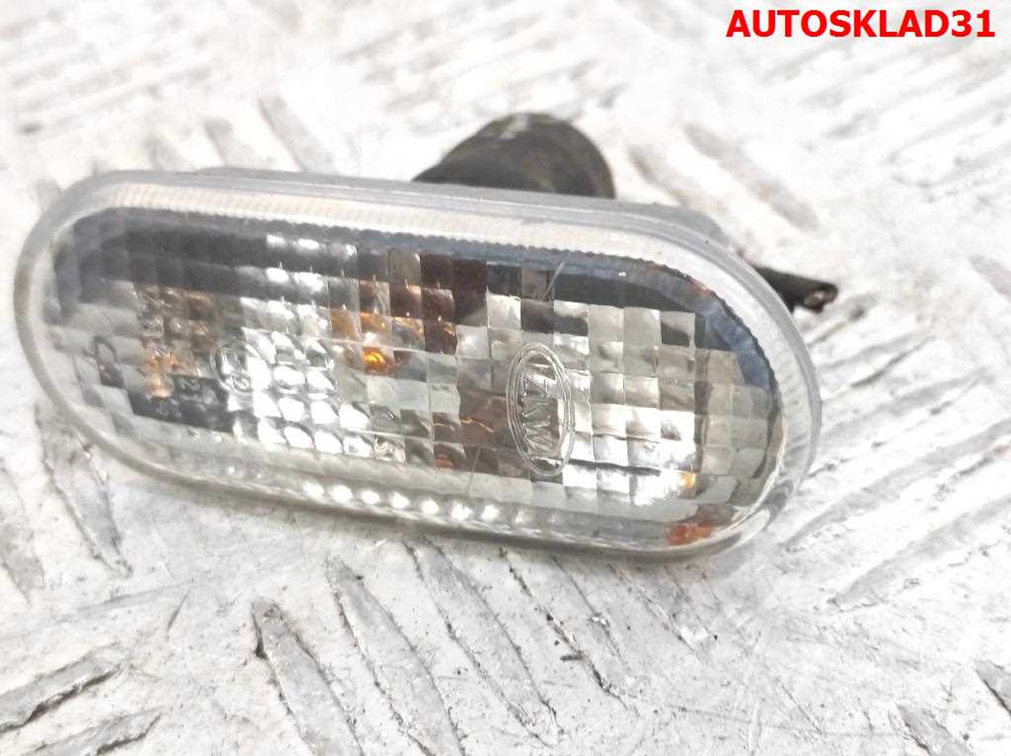 Повторитель на крыло белый VW Golf 4 1J5949117, 600 рублей, Дубовое