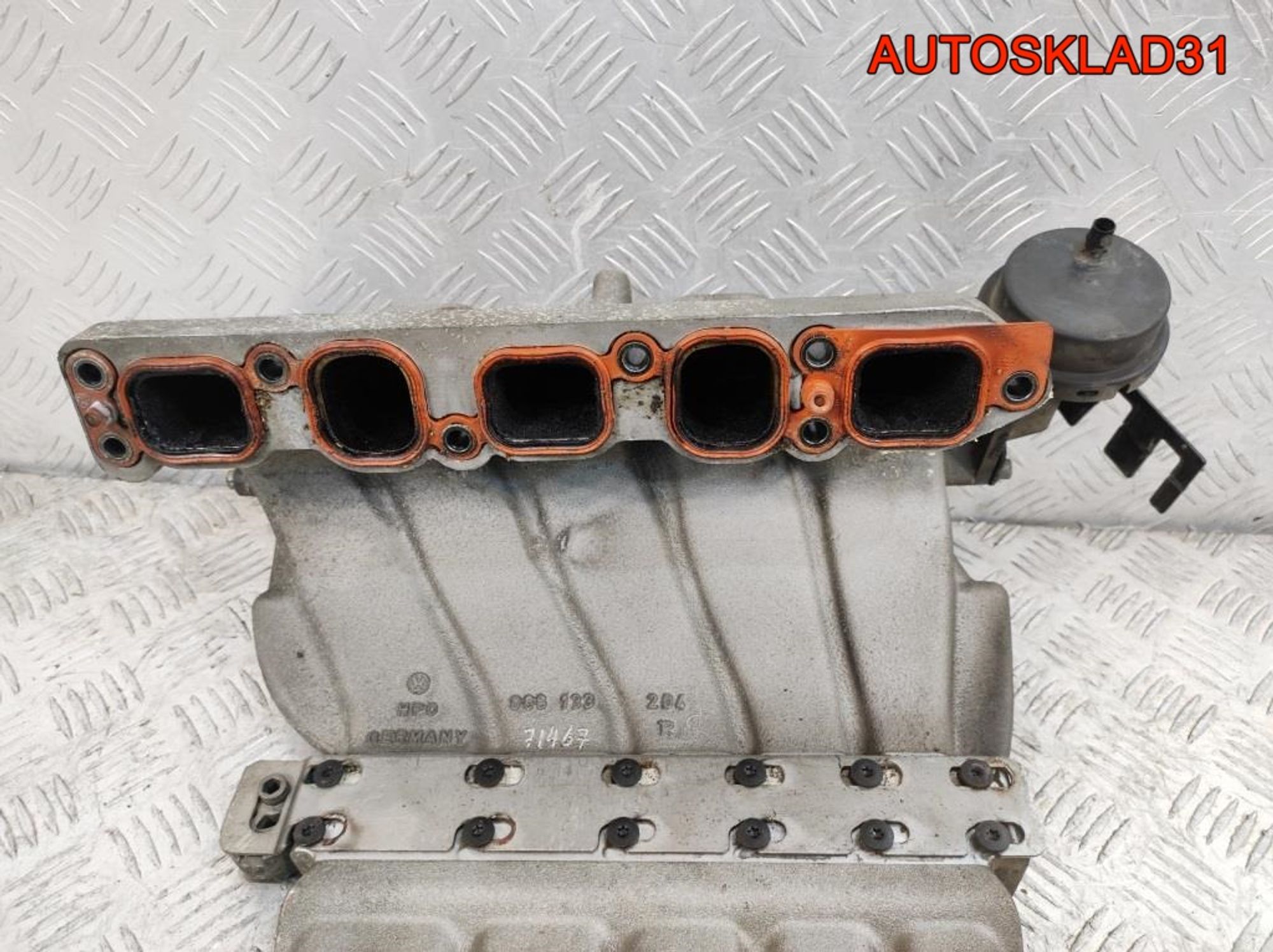 Коллектор впускной VW Passat B5+ 2,3 AZX 066133203B, 1000 рублей, Дубовое