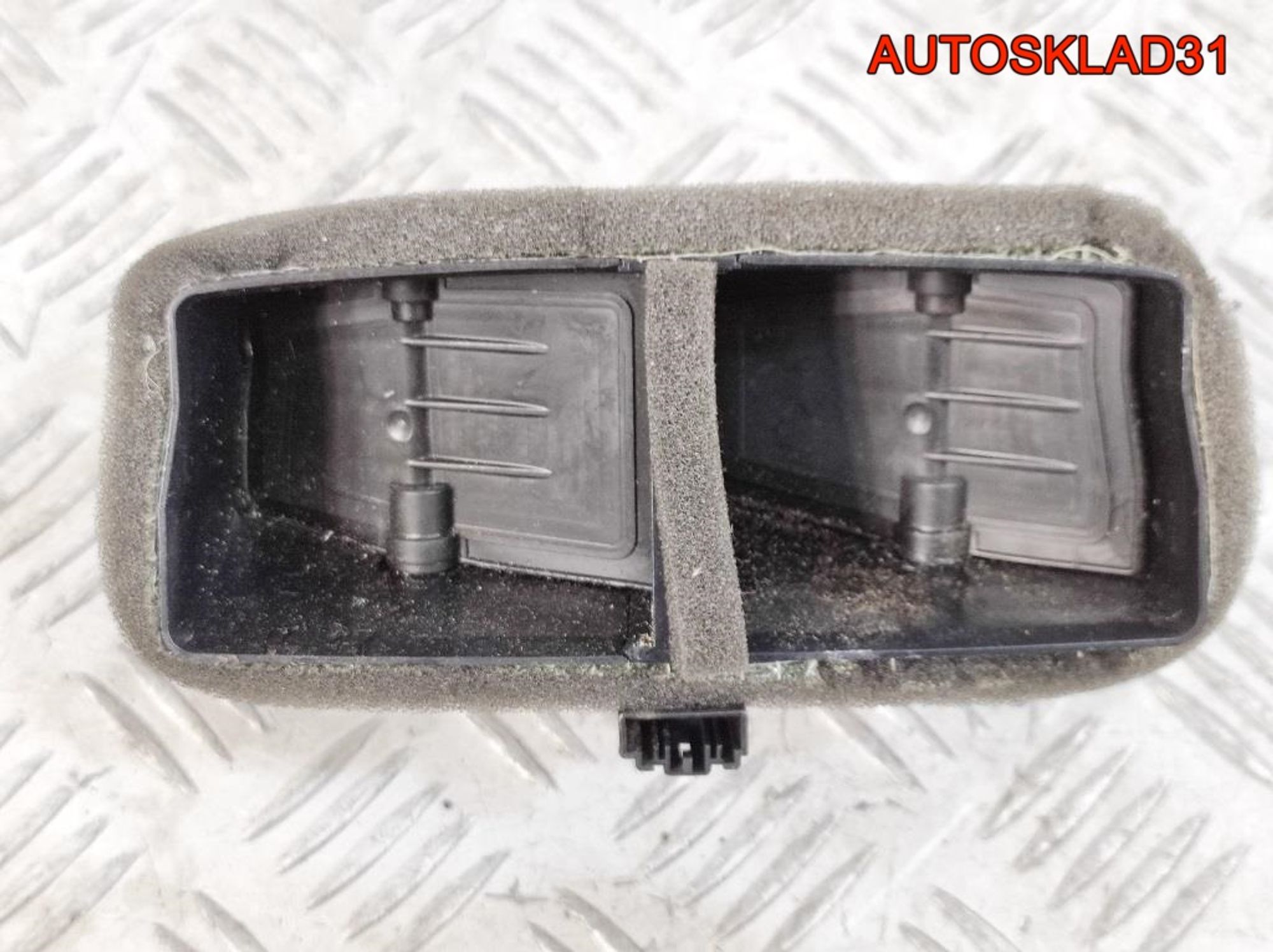 Дефлектор обдува салона задний Audi A6 C7 4G 4G0819203, 2000 рублей, Дубовое