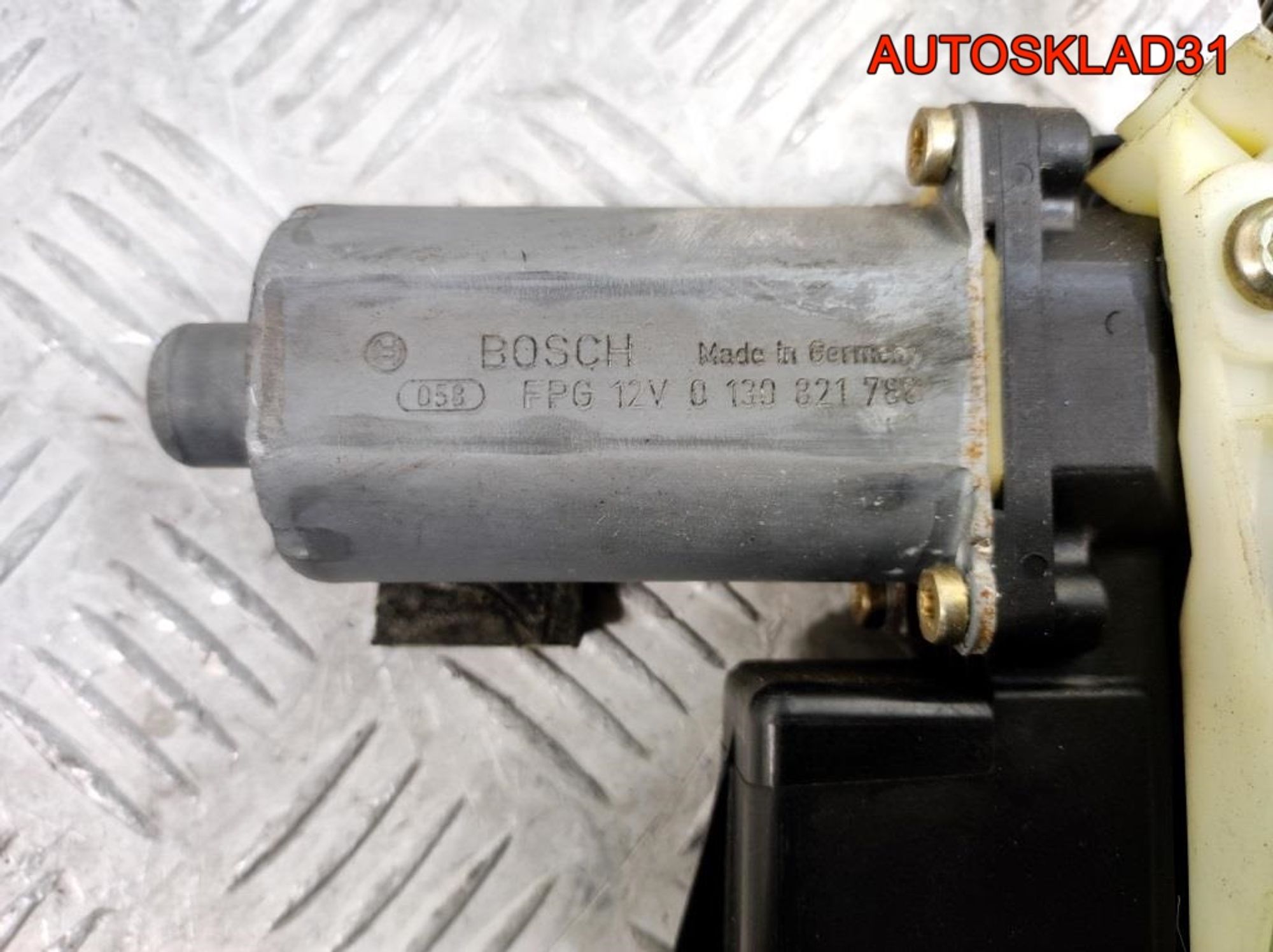 Стеклоподъемник перед левый Mitsubishi Carisma DA, 3600 рублей, Дубовое