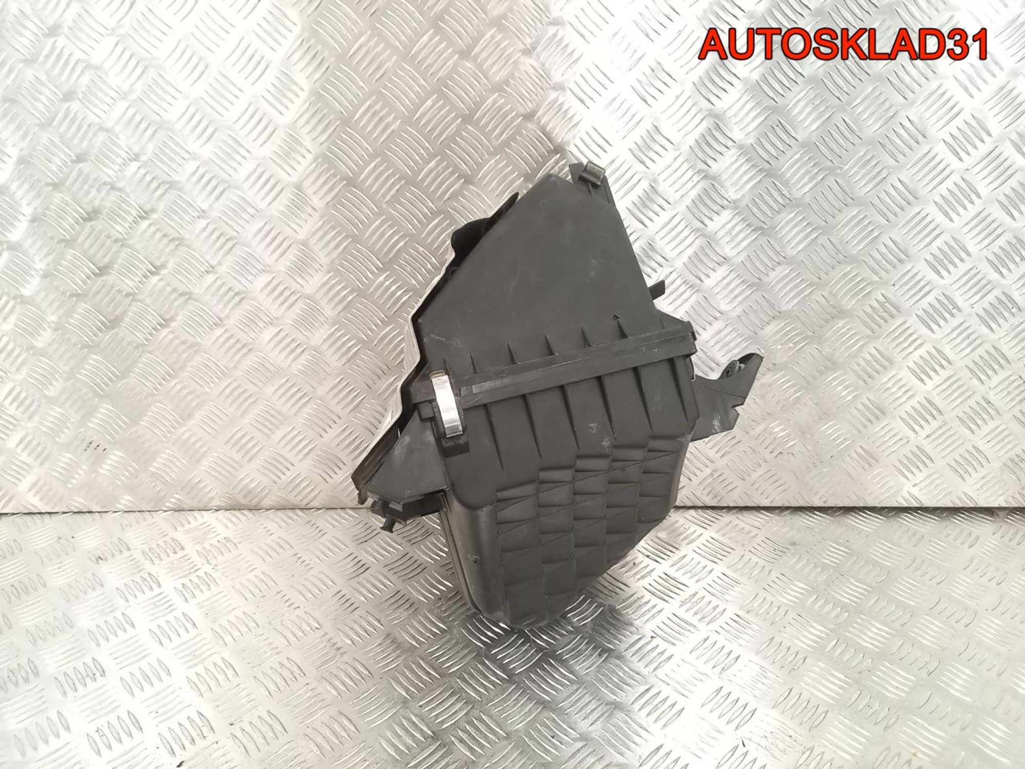 Корпус воздушного фильтра VW Passat B5 058133837R, 1400 рублей, Дубовое