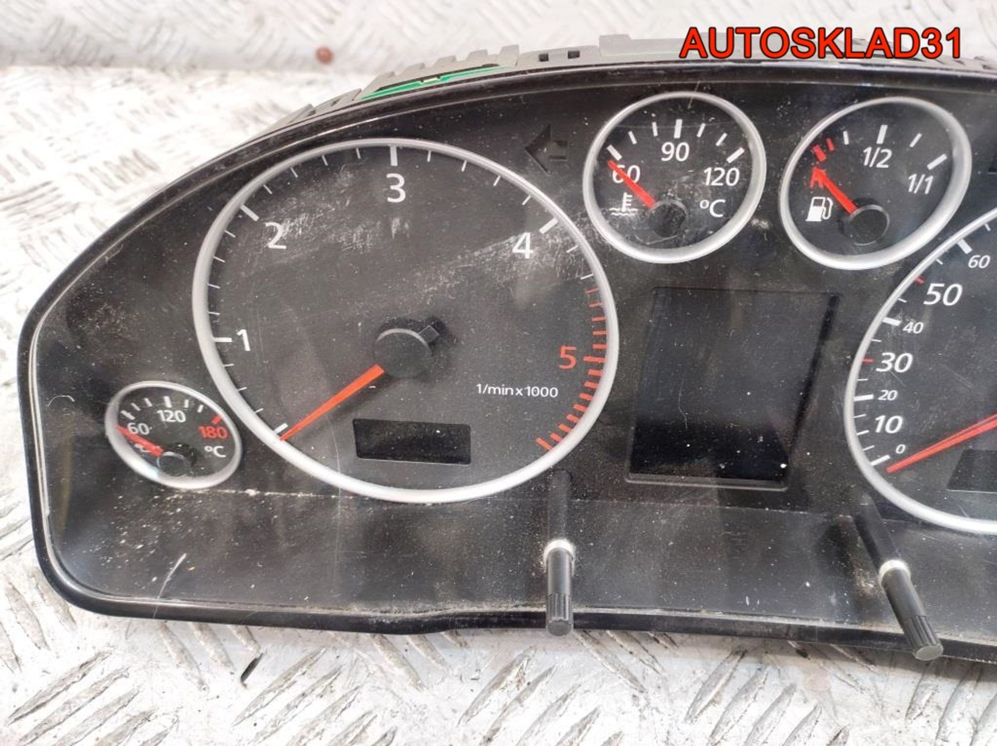 Панель приборов Audi A6 C5 2,5 Дизель 4B0920933GX, 15000 рублей, Дубовое