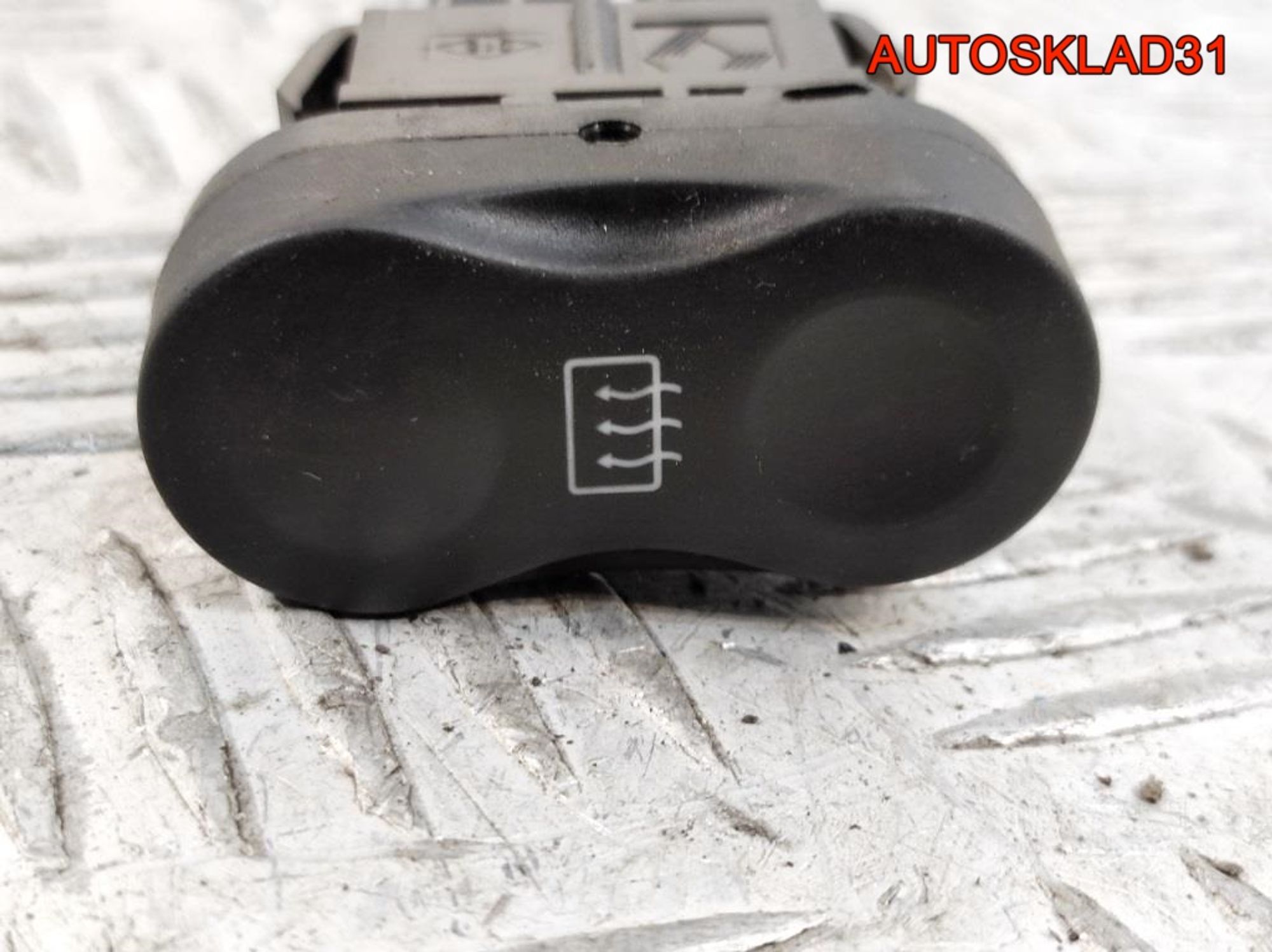 Кнопка обогрева стекла Renault Sandero 8200710682, 600 рублей, Дубовое