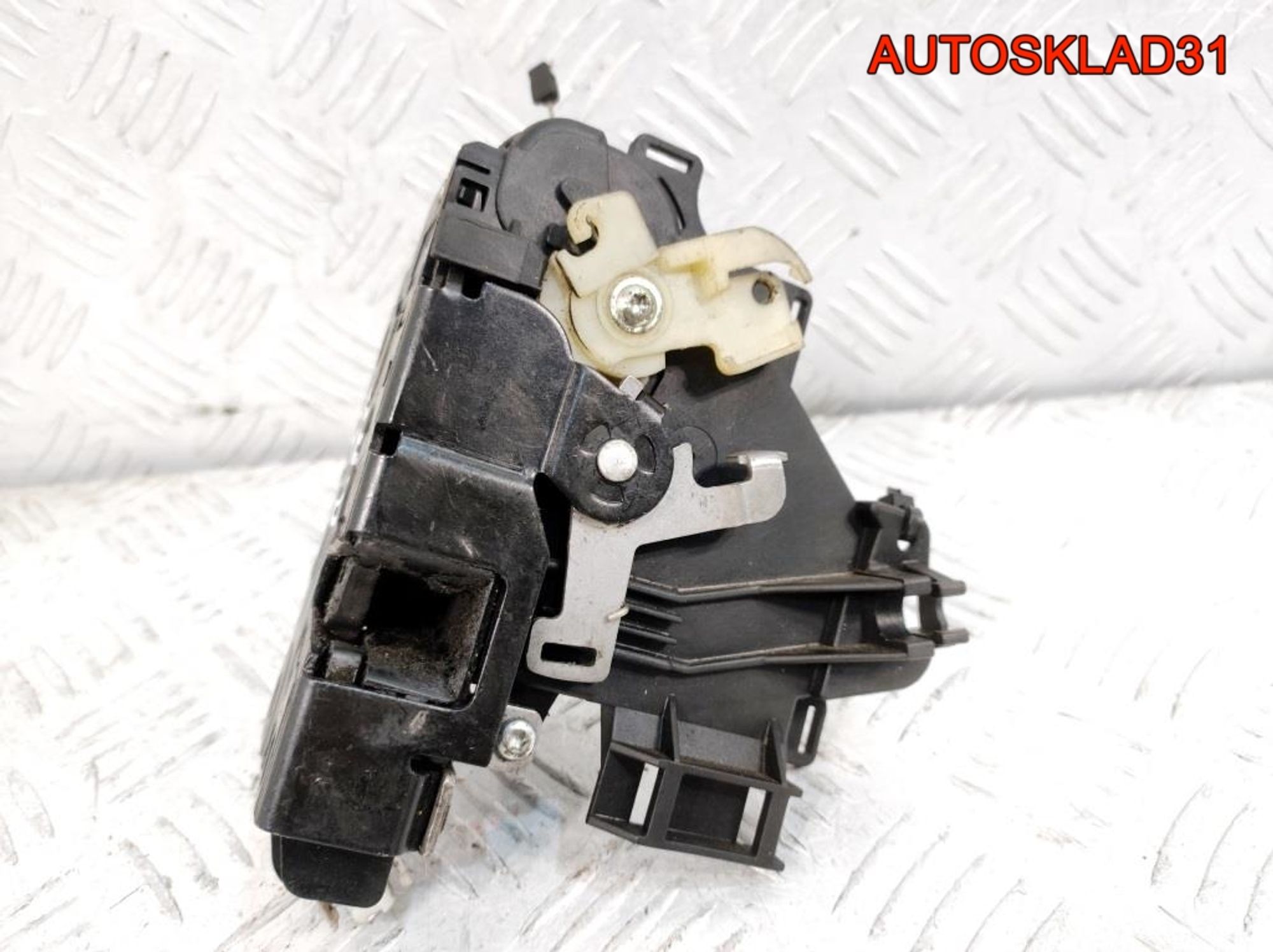 Замок двери передней левой VW Golf 4 6X1837013G, 3200 рублей, Дубовое