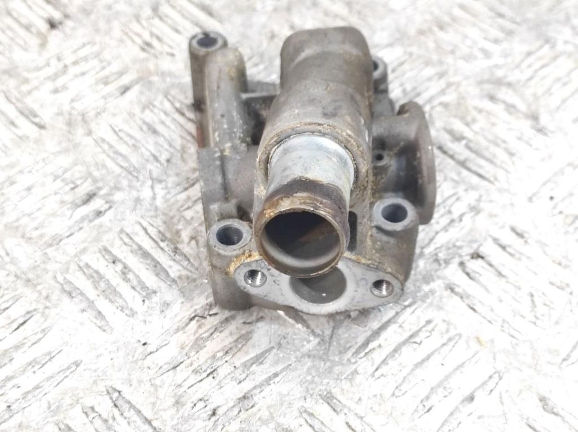 Фланец системы охлаждения Opel Corsa C 1,2 Z12XE Бензин 55351260, 300 рублей, Дубовое