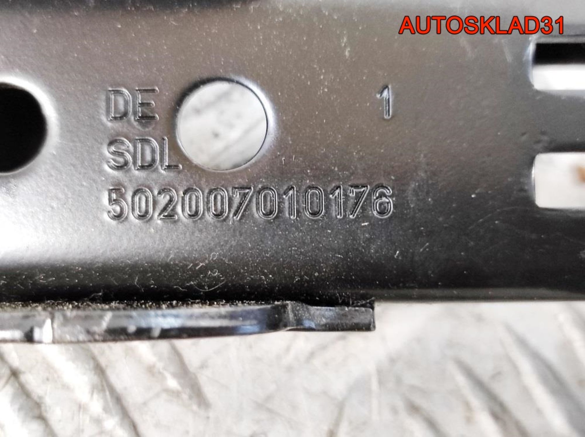 Ремень безопасности перед правый VW Touran 1T1857706B, 2000 рублей, Дубовое