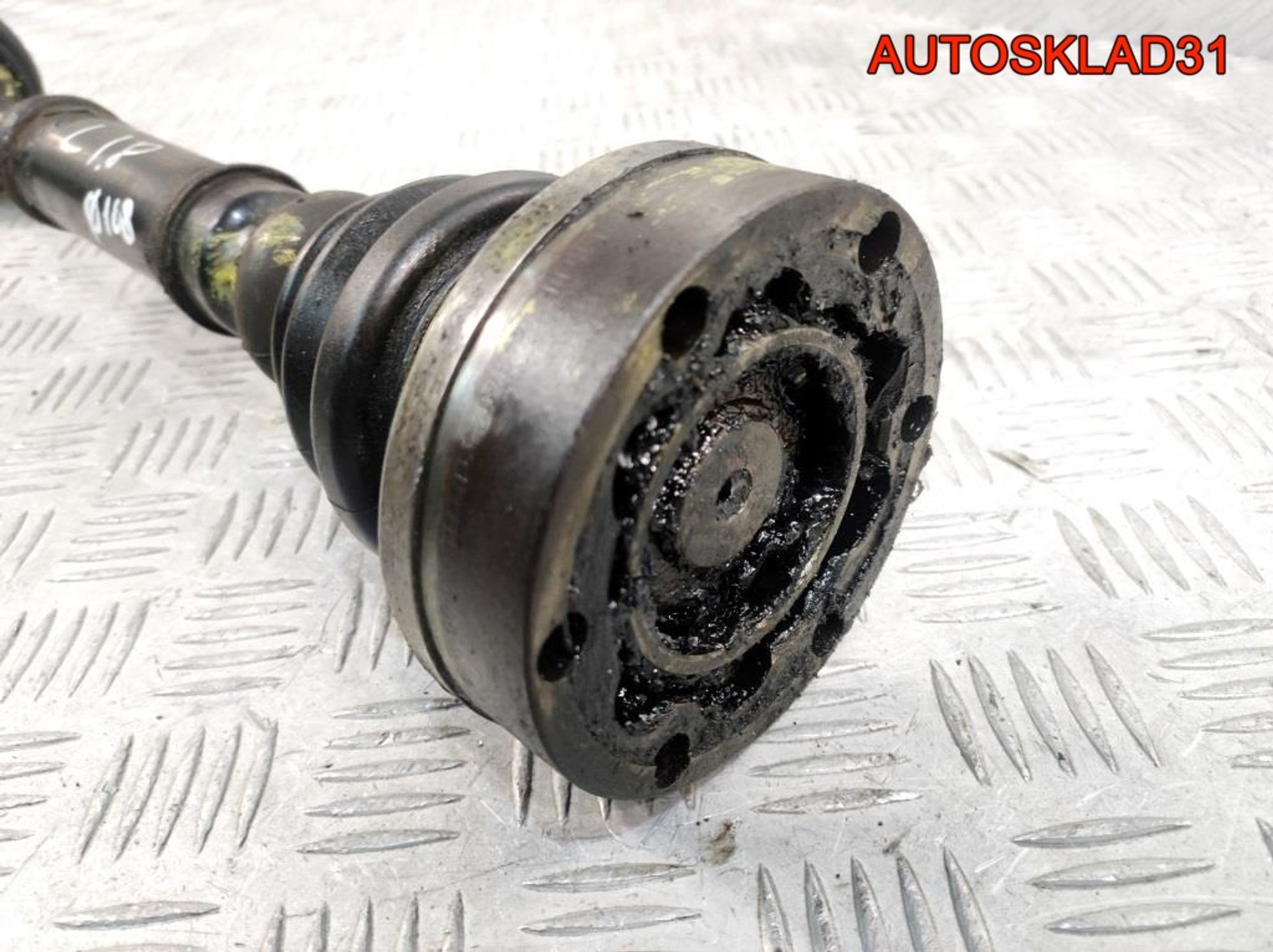 Привод перед левый VW Passat B5 МКПП 8D0407271AQ, 4100 рублей, Дубовое