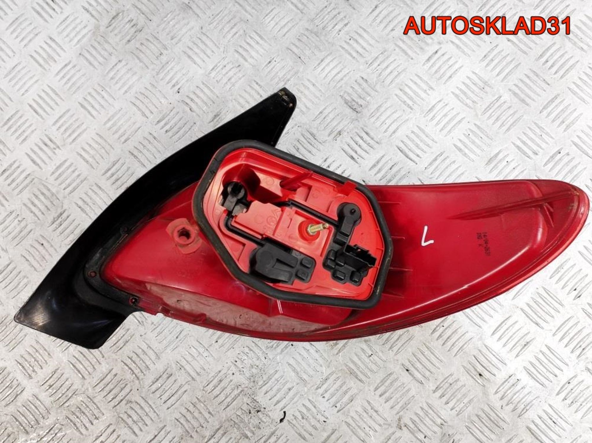 Фонарь задний левый Peugeot 206 6350S0 Хетчбэк, 4500 рублей, Дубовое