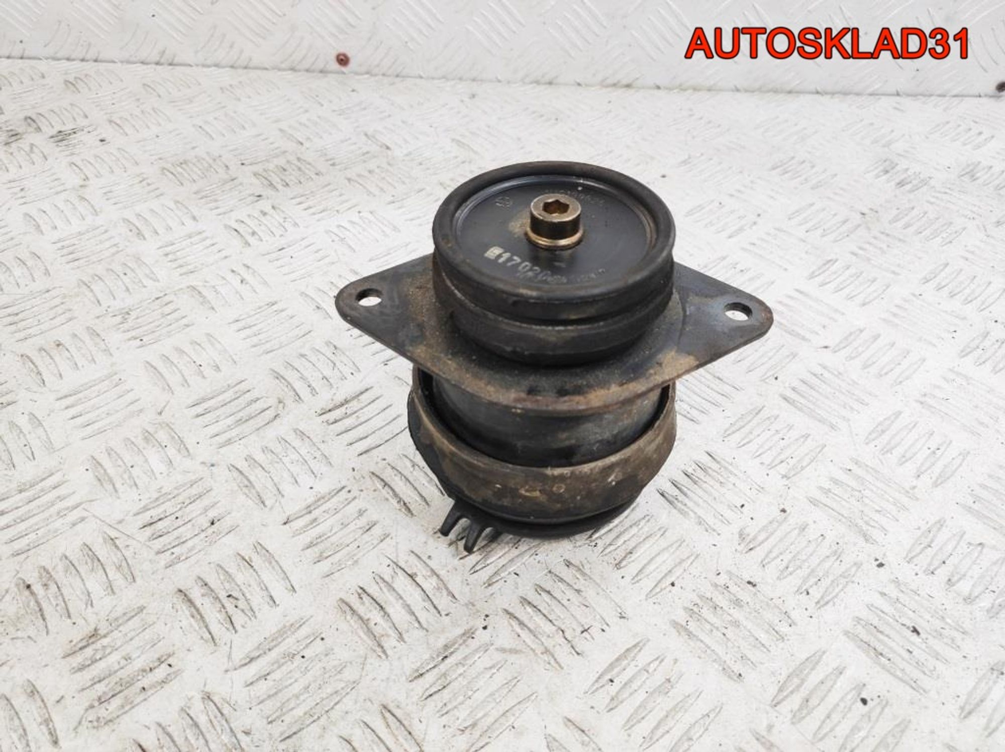 Опора двигателя VW Golf 3 1H0199625, 2000 рублей, Дубовое