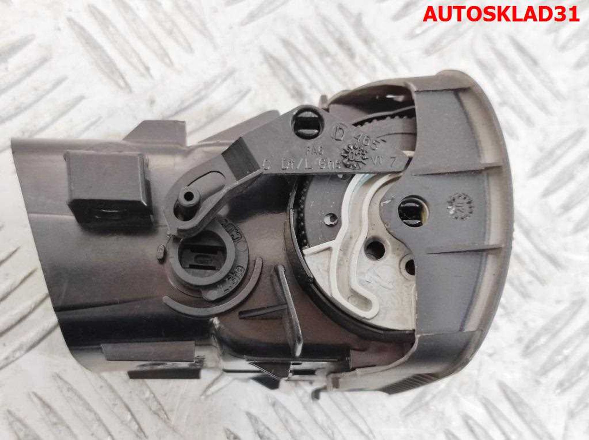 Дефлектор воздушный левый VW Passat B5+ 3B0819703D, 1000 рублей, Дубовое