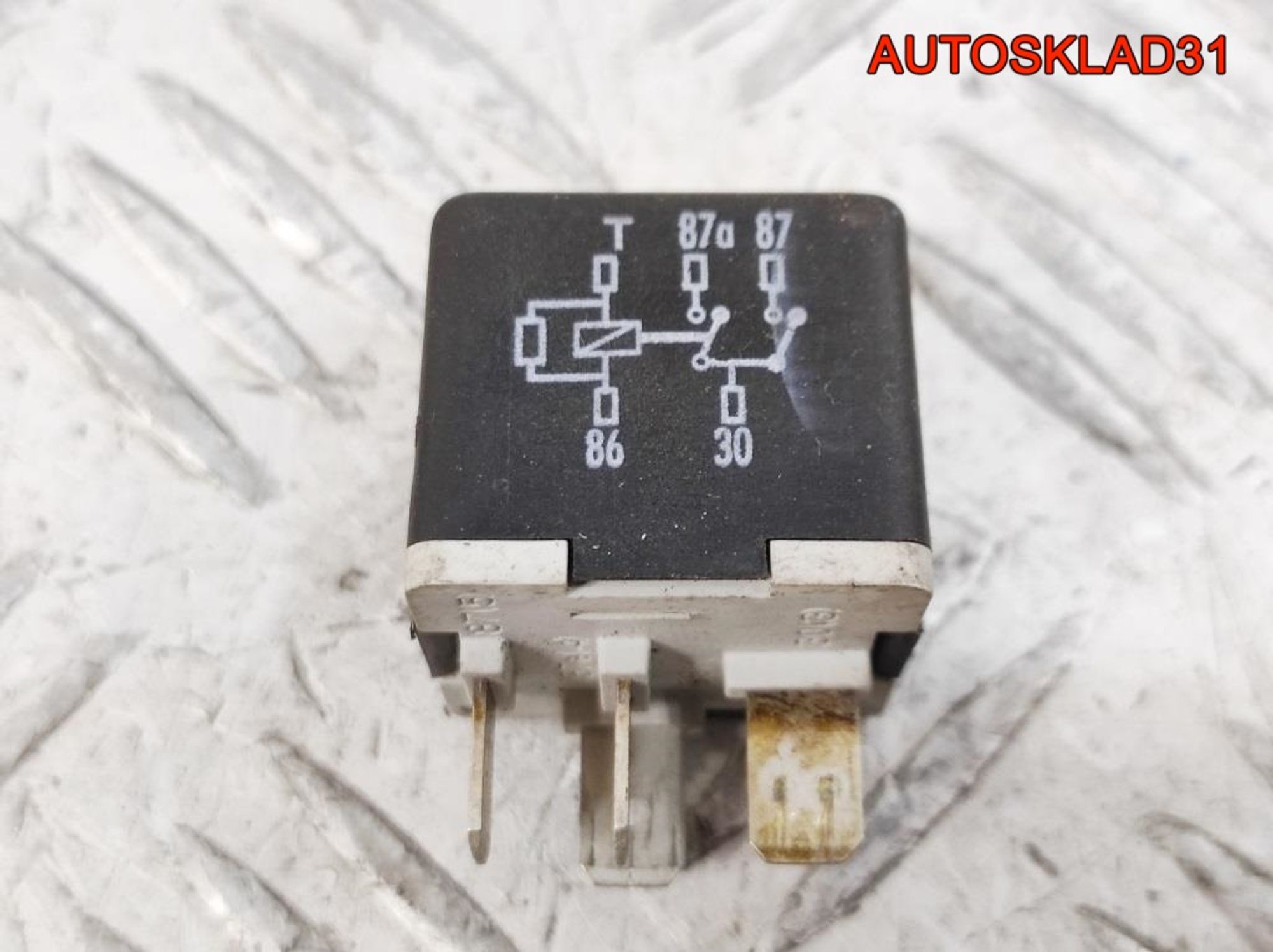 Реле топливного насоса Audi A4 B6 443951253AA, 1000 рублей, Дубовое