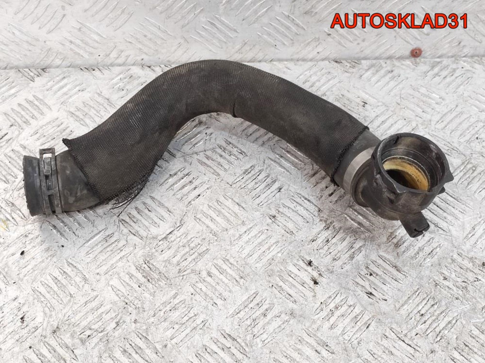 Патрубок радиатора Audi A6 C6 3,0 BMK 4F0121055J, 600 рублей, Дубовое