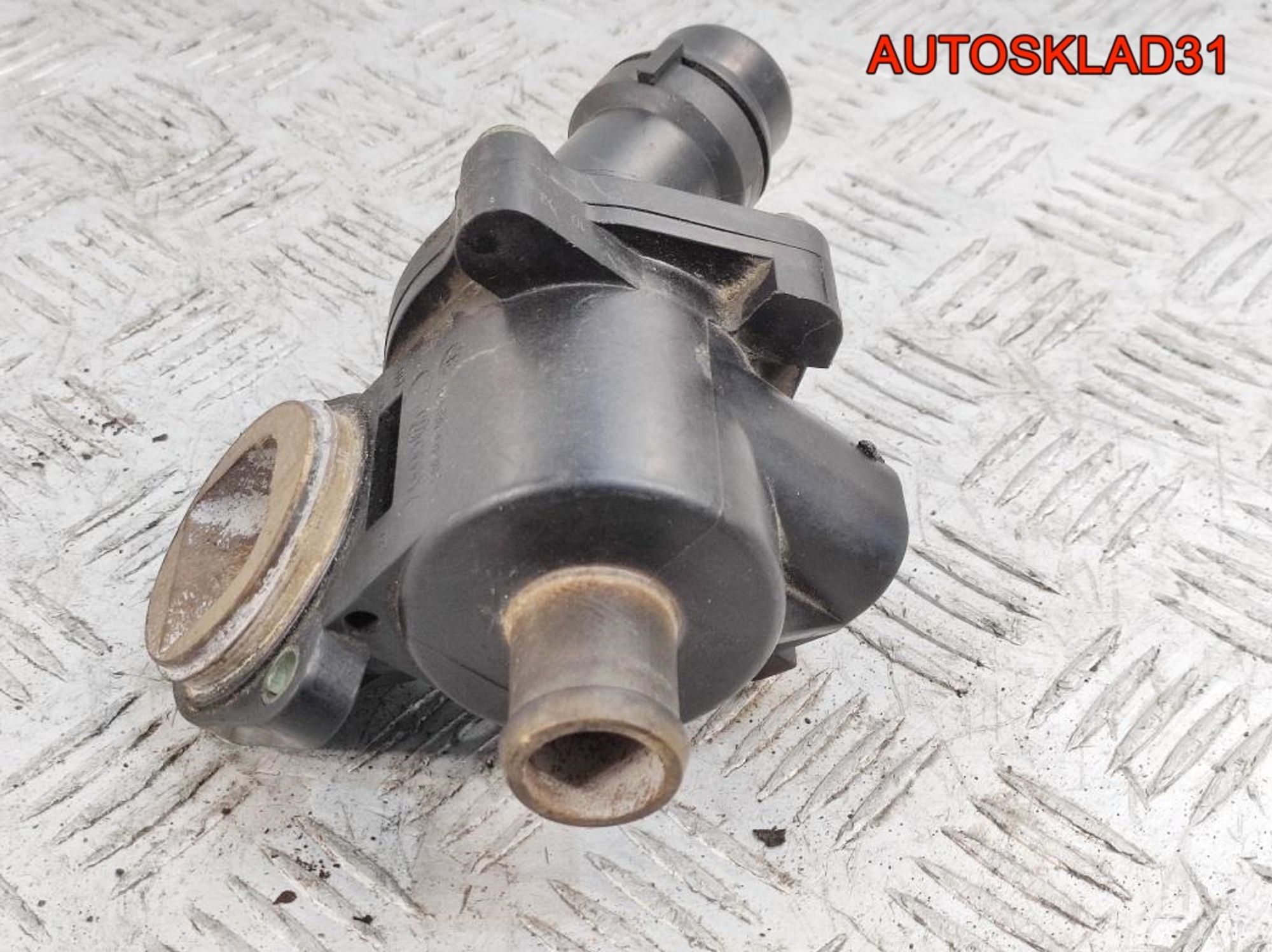 Корпус термостата VW Touran 2,0 06F121114, 1000 рублей, Дубовое