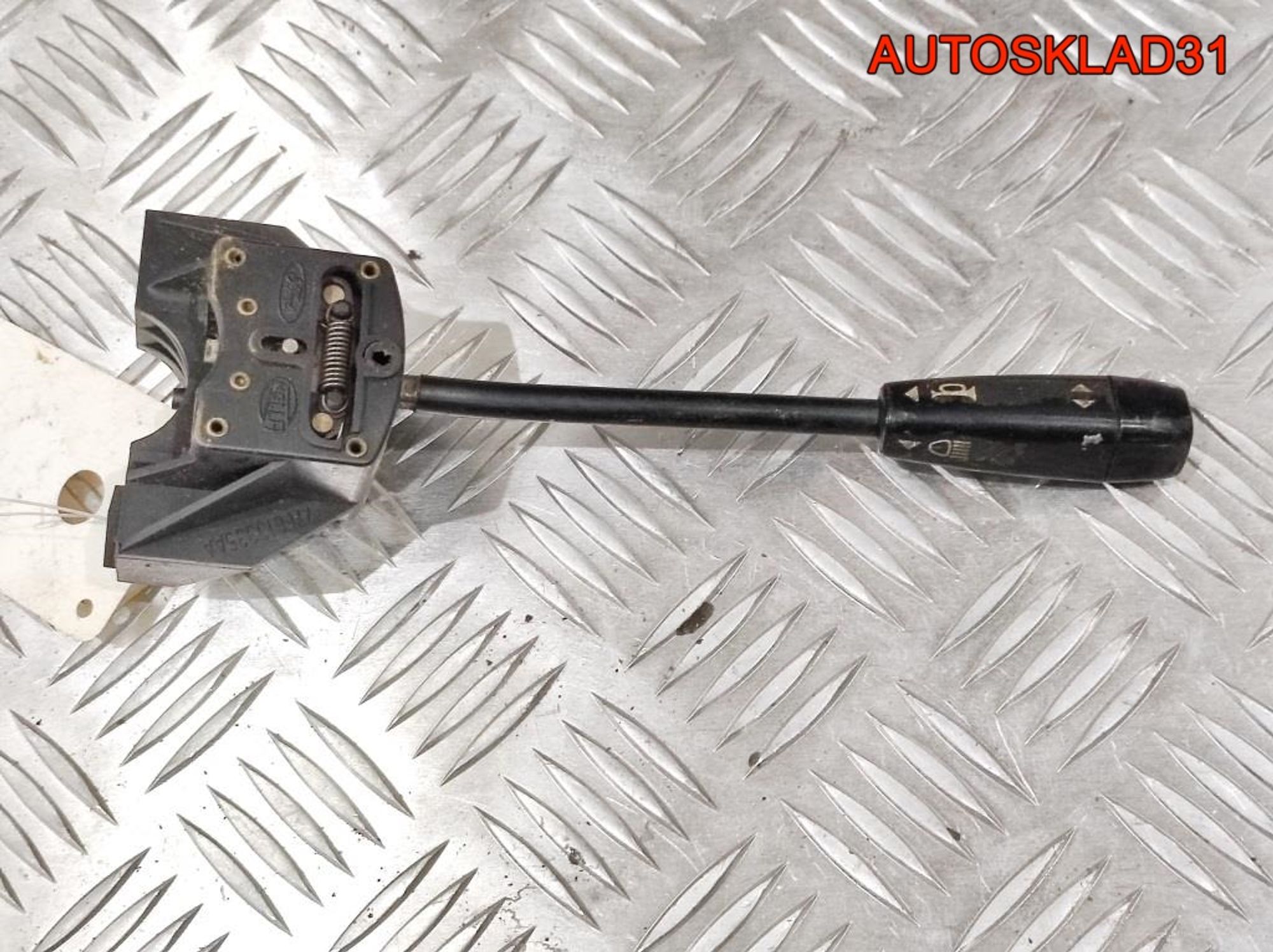 Переключатель поворотов Ford Fiesta 2 77FG13335AA, 1000 рублей, Дубовое