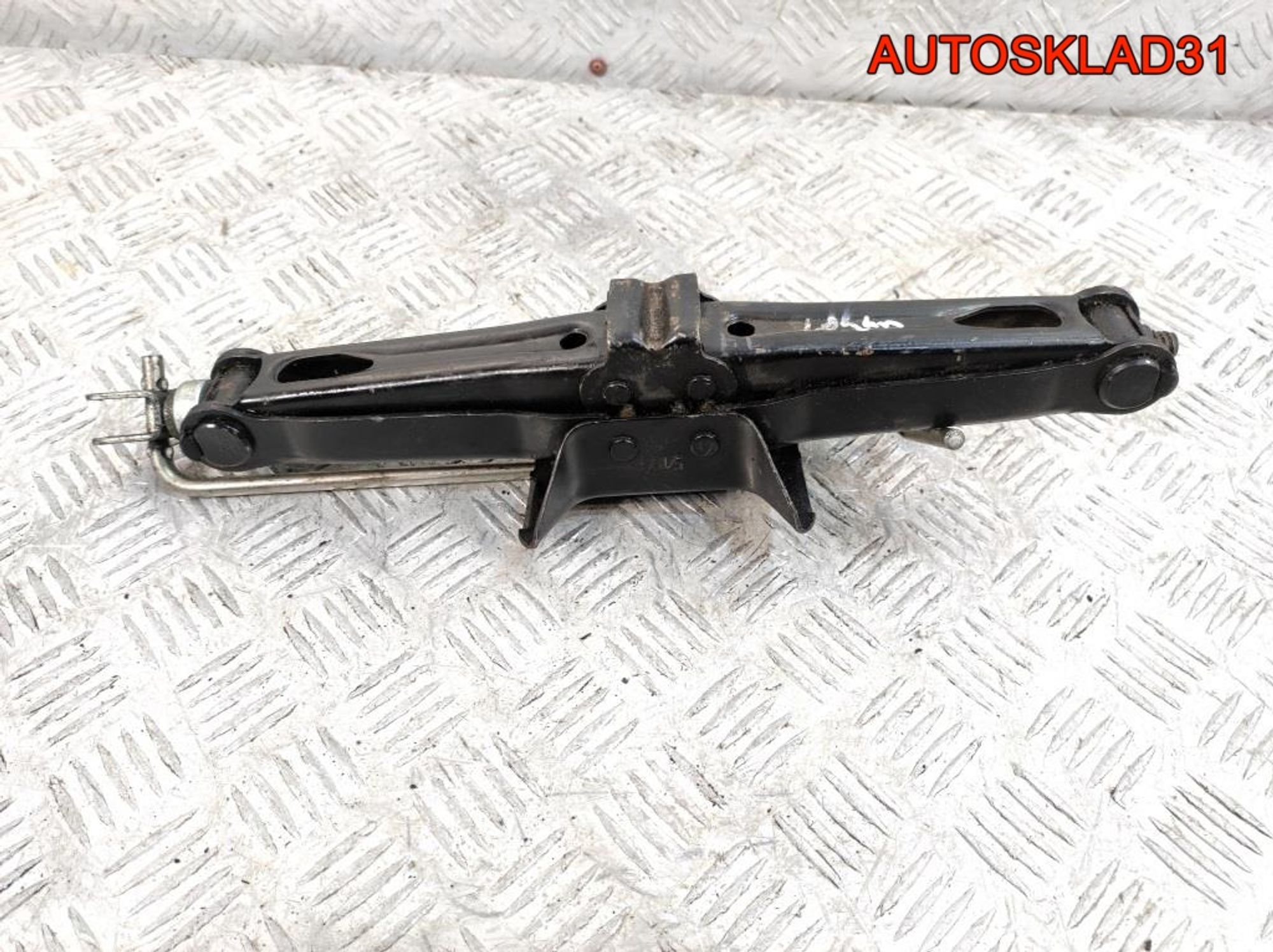 Домкрат Renault Logan 1 8200858025, 1500 рублей, Дубовое