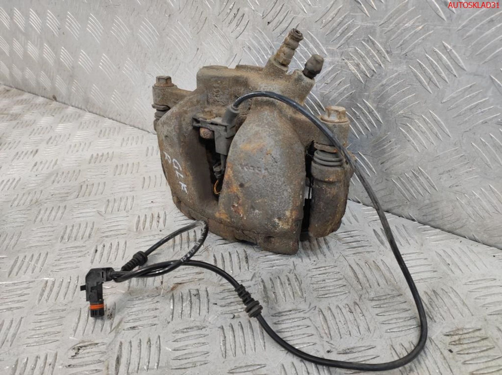 Суппорт тормозной передний правый Mercedes GLK 2,2 651.912, 2500 рублей, Дубовое