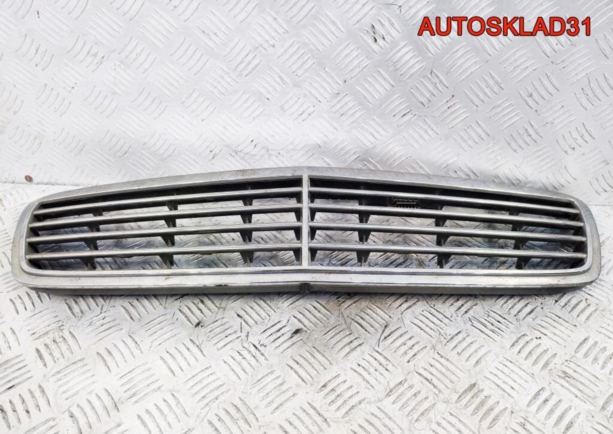 Решетка радиатора Mercedes Benz W203 A2038800183, 4900 рублей, Дубовое