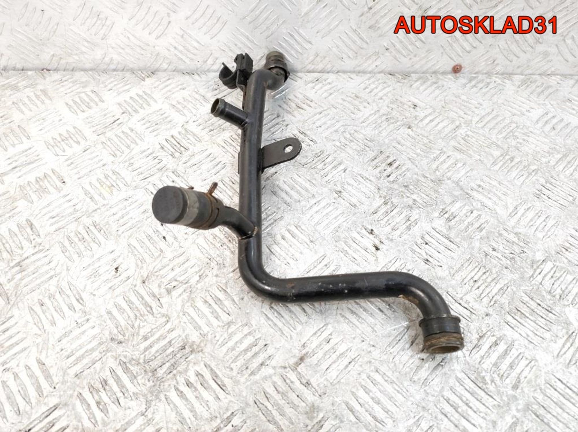 Трубка охлаждающей жидкости VW Passat B5 06B121065L, 1000 рублей, Дубовое