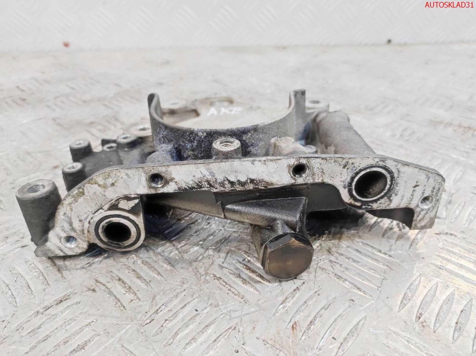 Крышка двигателя передняя Audi A6 C5 2,5 AKE 059103153AA, 5000 рублей, Дубовое